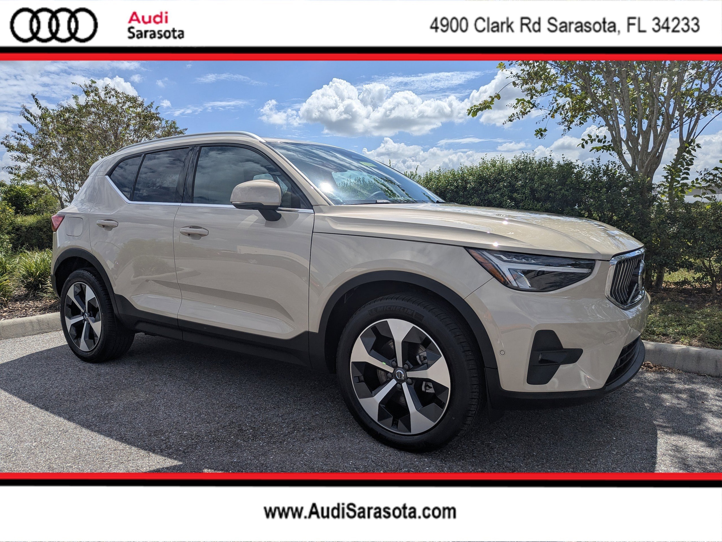 2025 Volvo XC40
