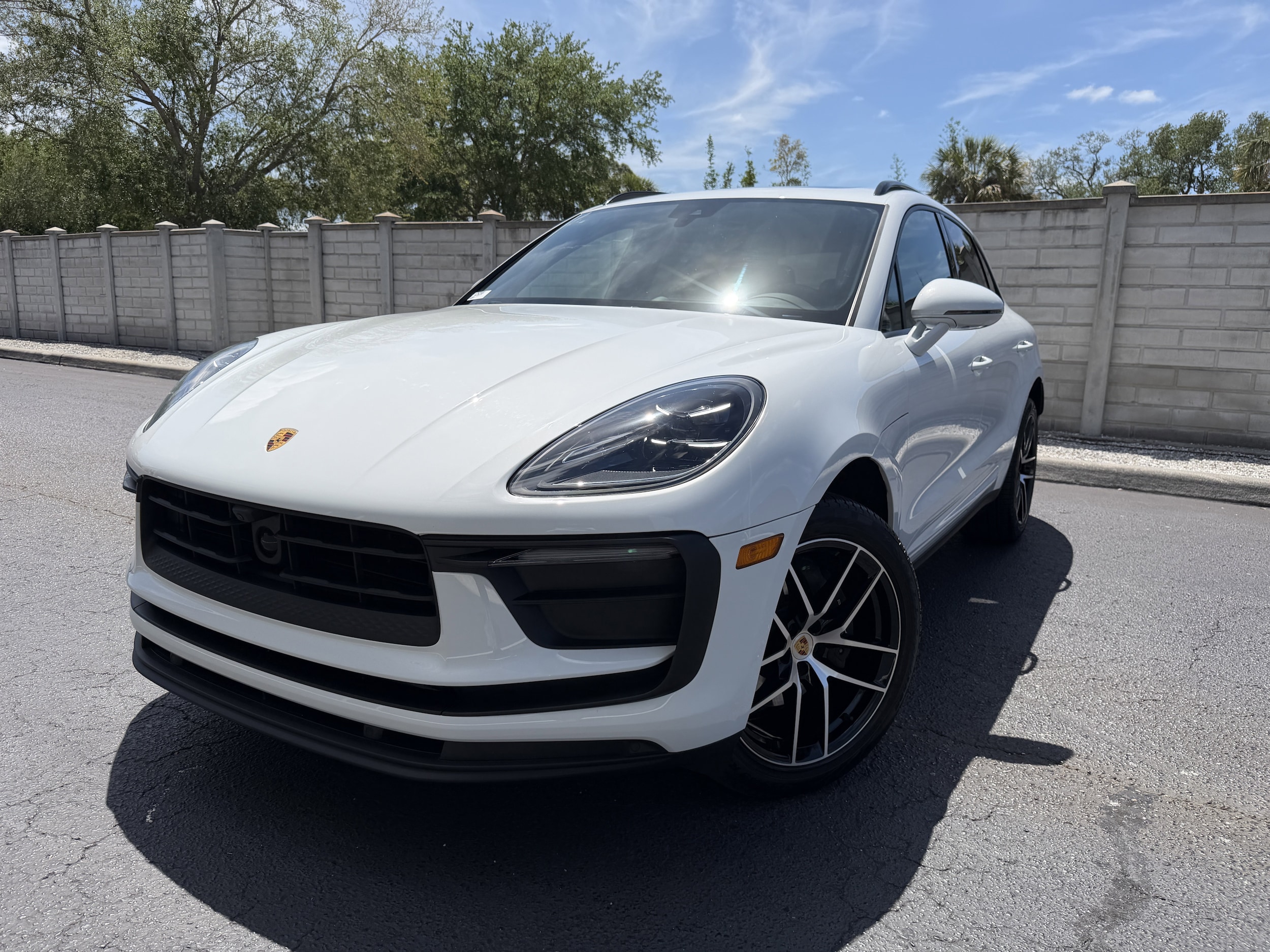 2025 Porsche Macan's photo