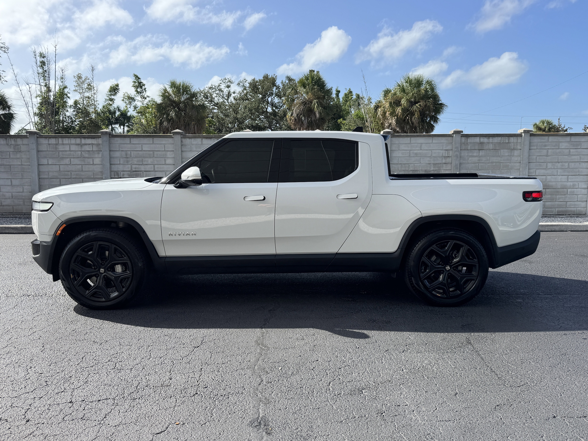 Used 2023 Rivian R1T Adventure with VIN 7FCTGBAA1PN028005 for sale in Sarasota, FL