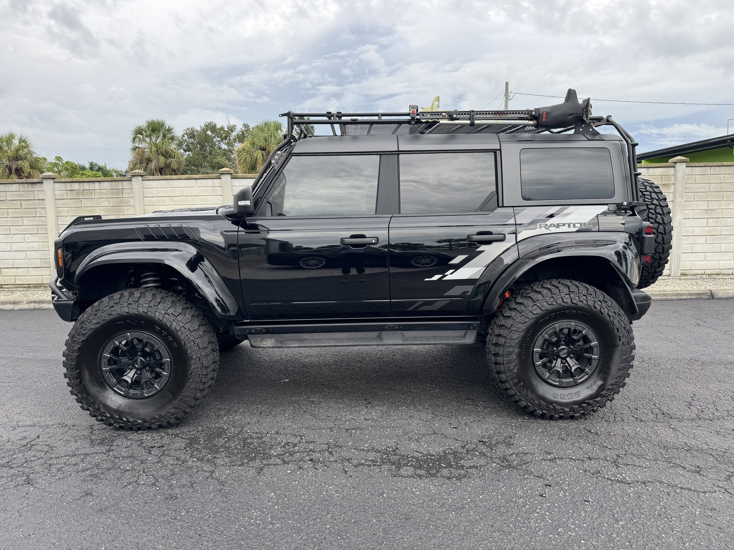 2024 Ford Bronco Raptor photo 2