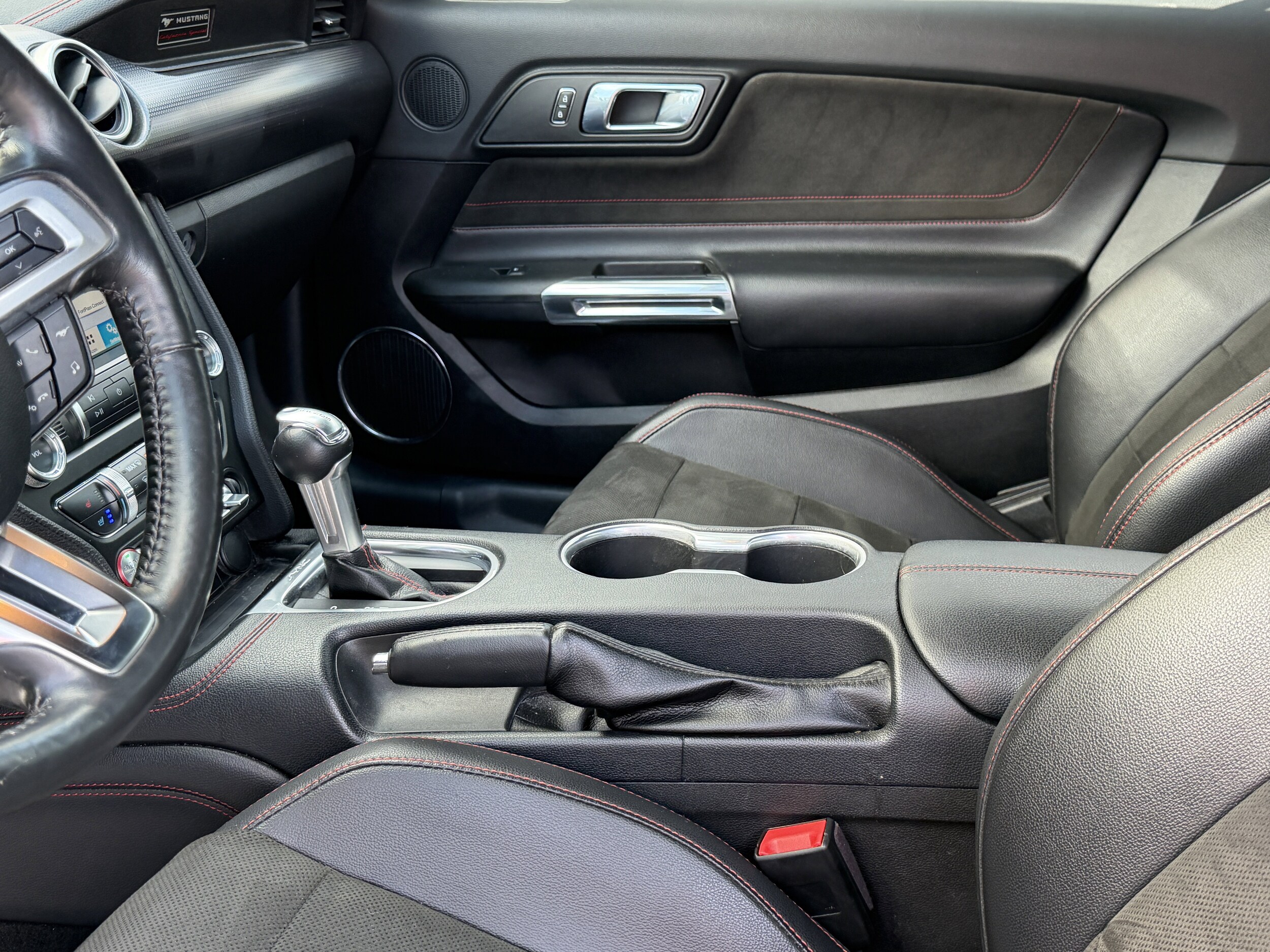 2019 Ford Mustang GT Premium Convertible photo 4