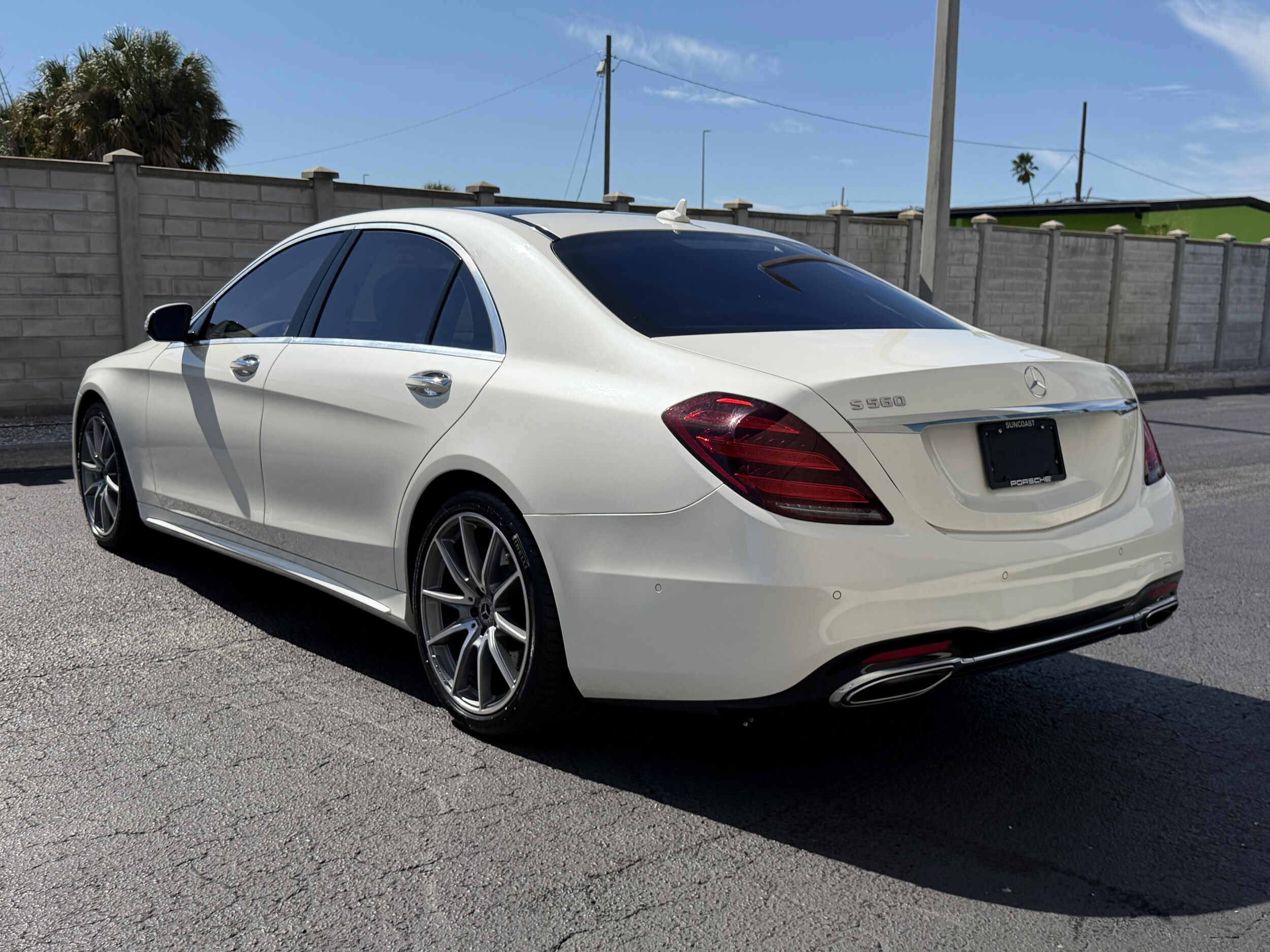 2020 Mercedes Benz S 560 photo 2