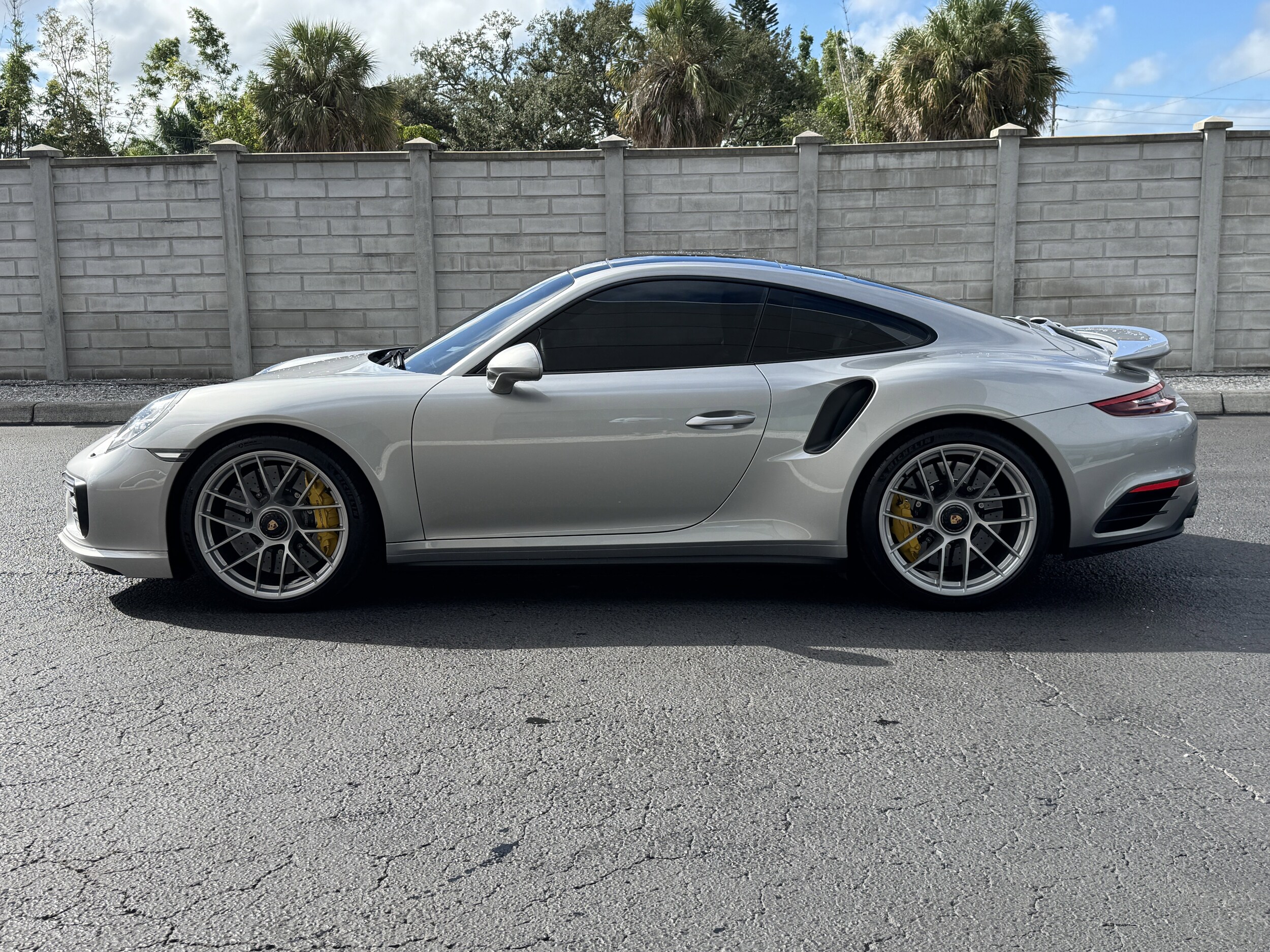 2017 Porsche 911 Turbo S photo 2
