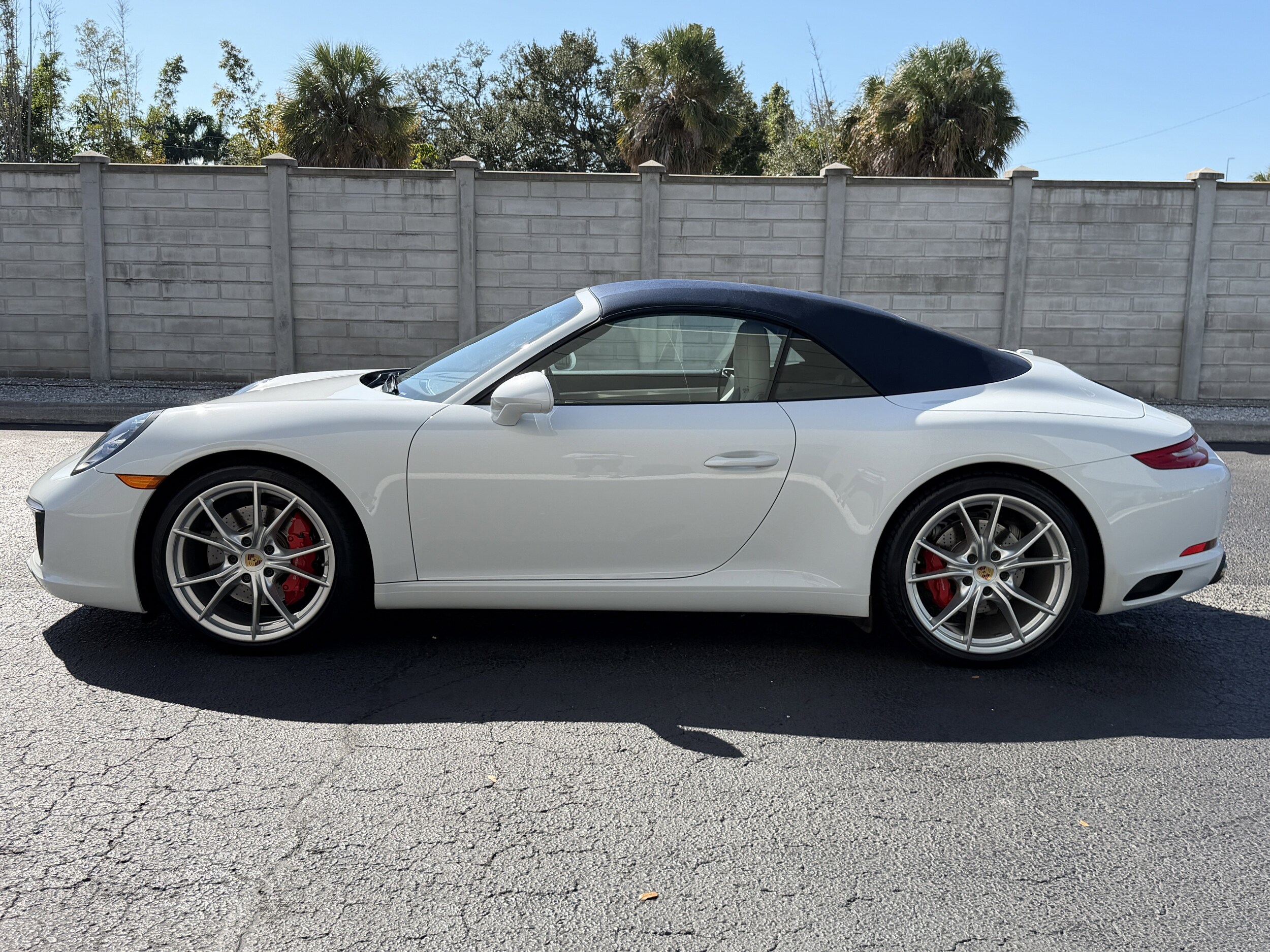 2019 Porsche 911 S Cabriolet photo 2