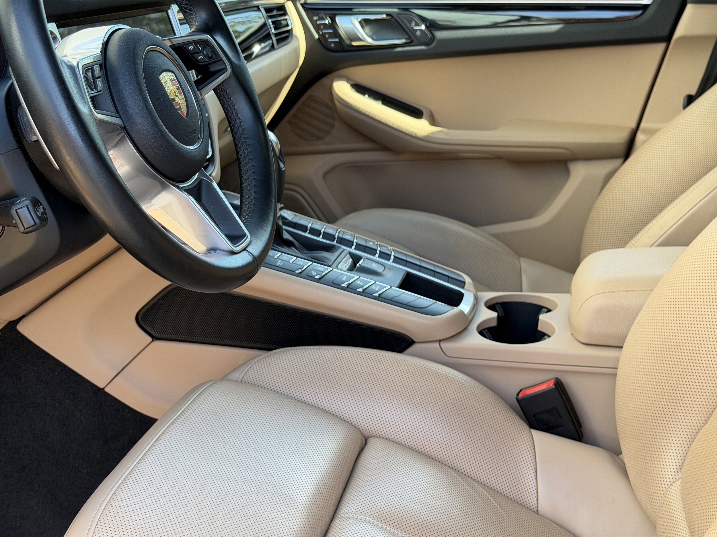 2021 Porsche Macan S photo 4