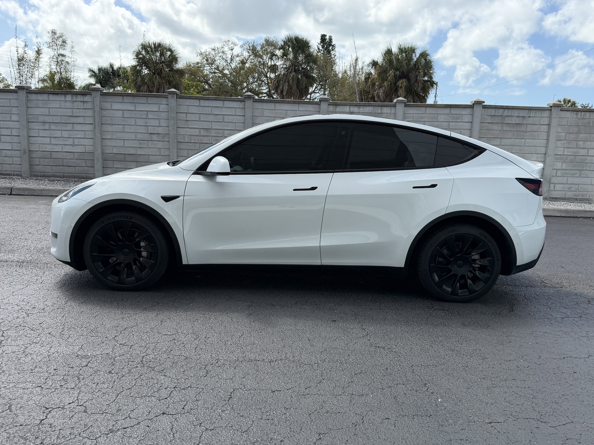 Used 2022 Tesla Model Y Long Range with VIN 7SAYGDEE9NF380056 for sale in Sarasota, FL