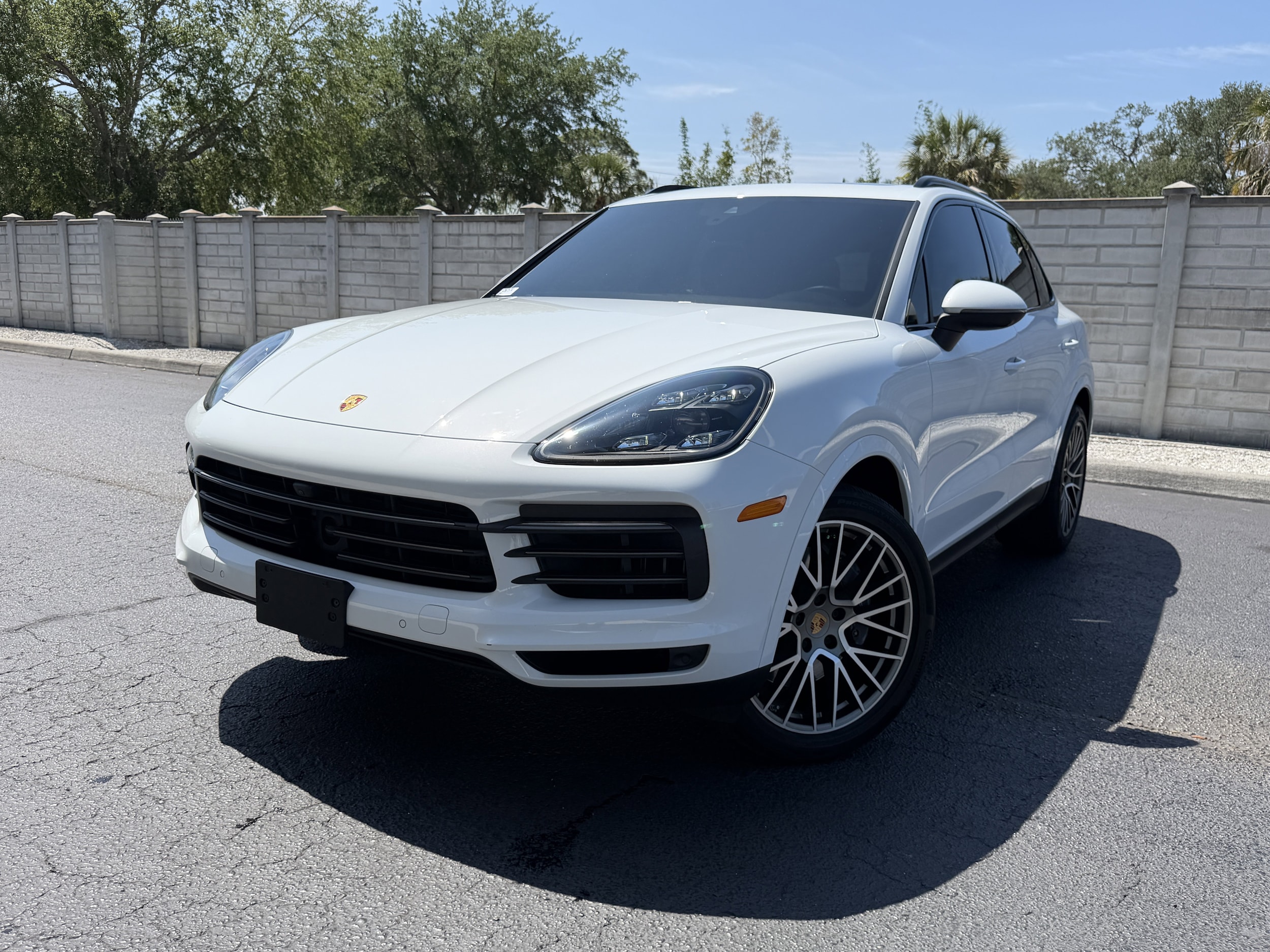 2022 Porsche Cayenne Platinum Edition's photo