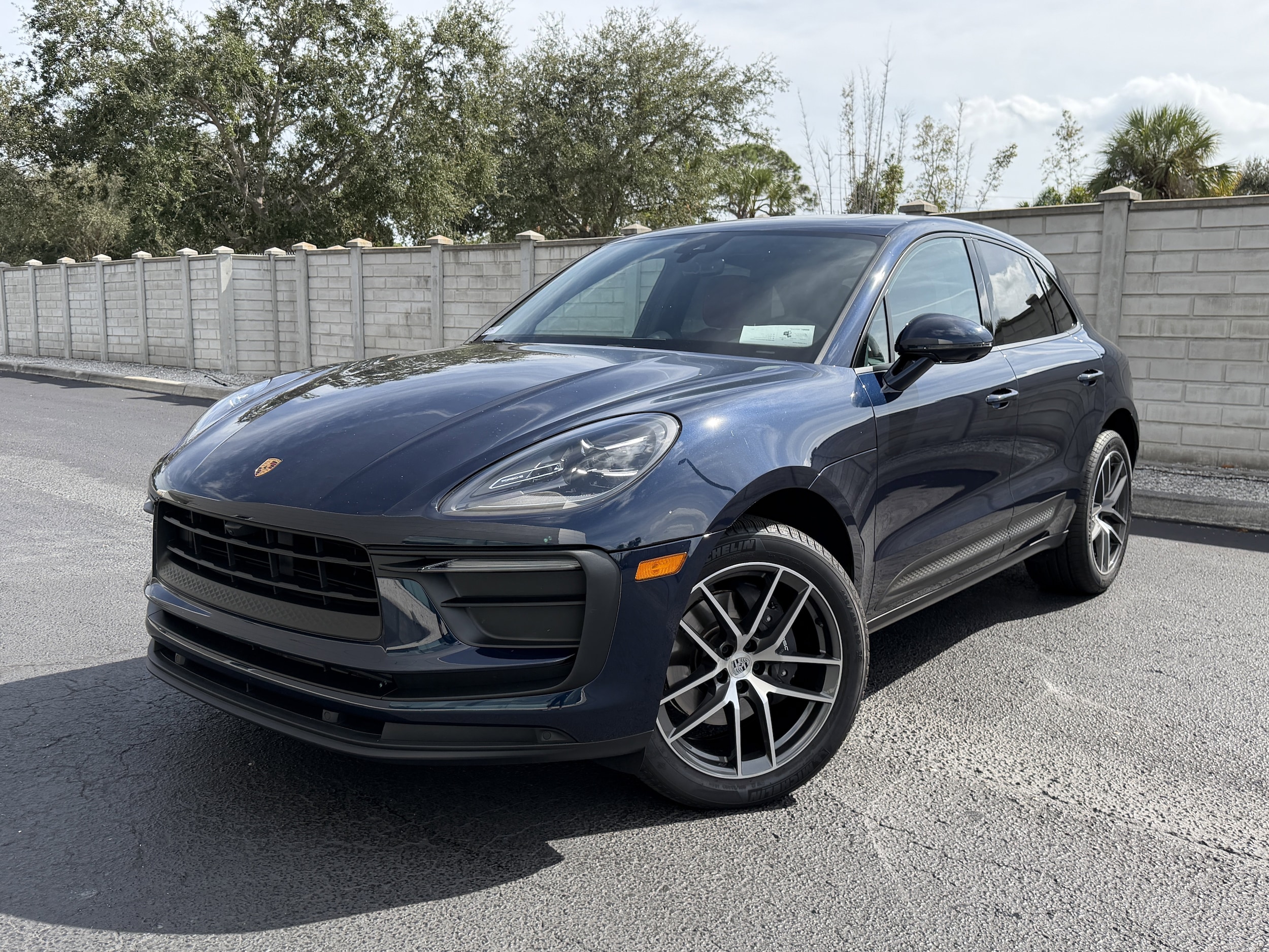 2022 Porsche Macan Base