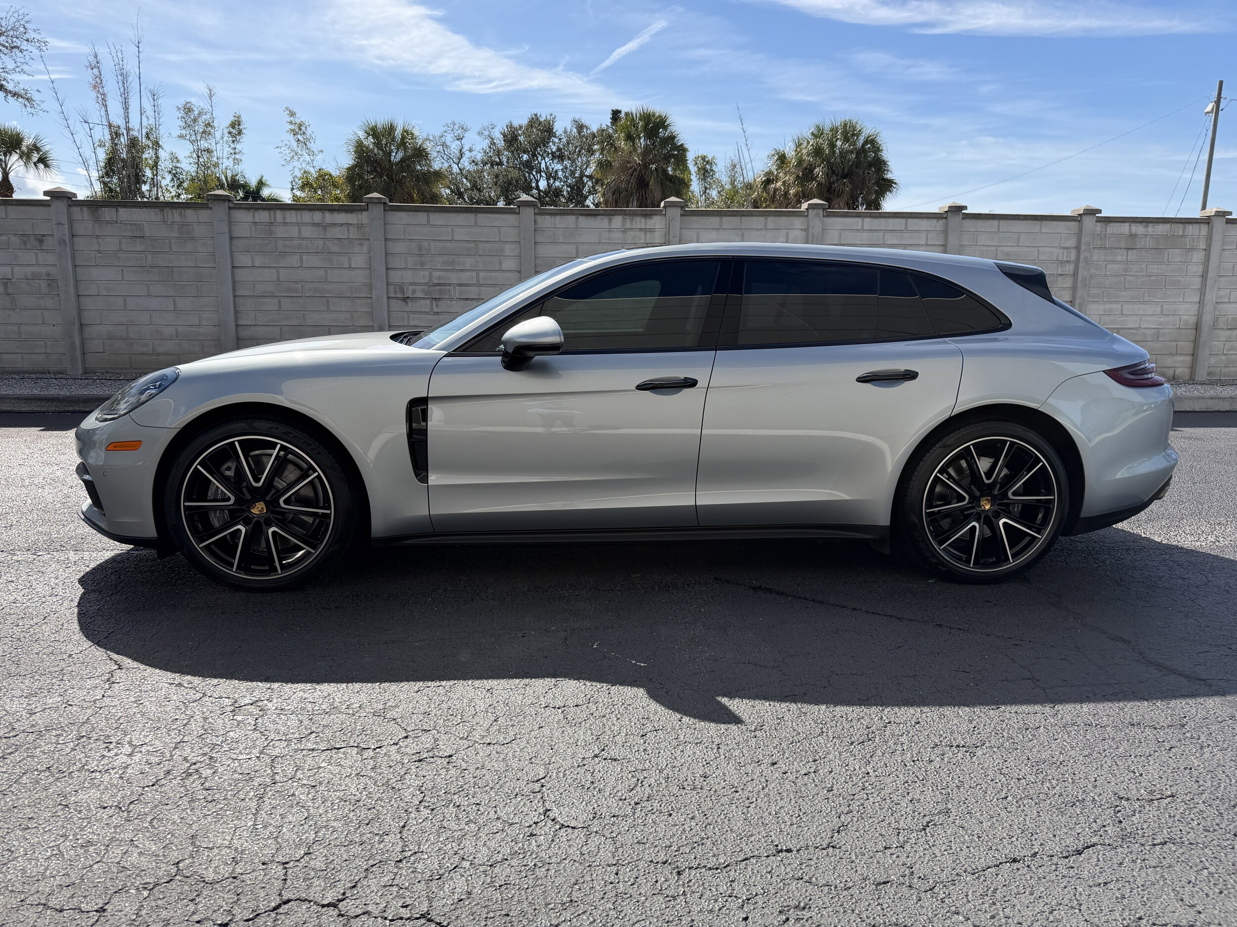 2018 Porsche Panamera Sport Turismo 4 photo 2