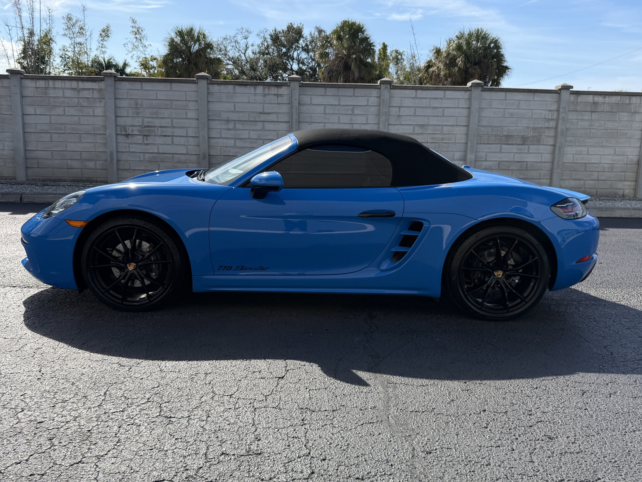 2024 Porsche Boxster photo 2