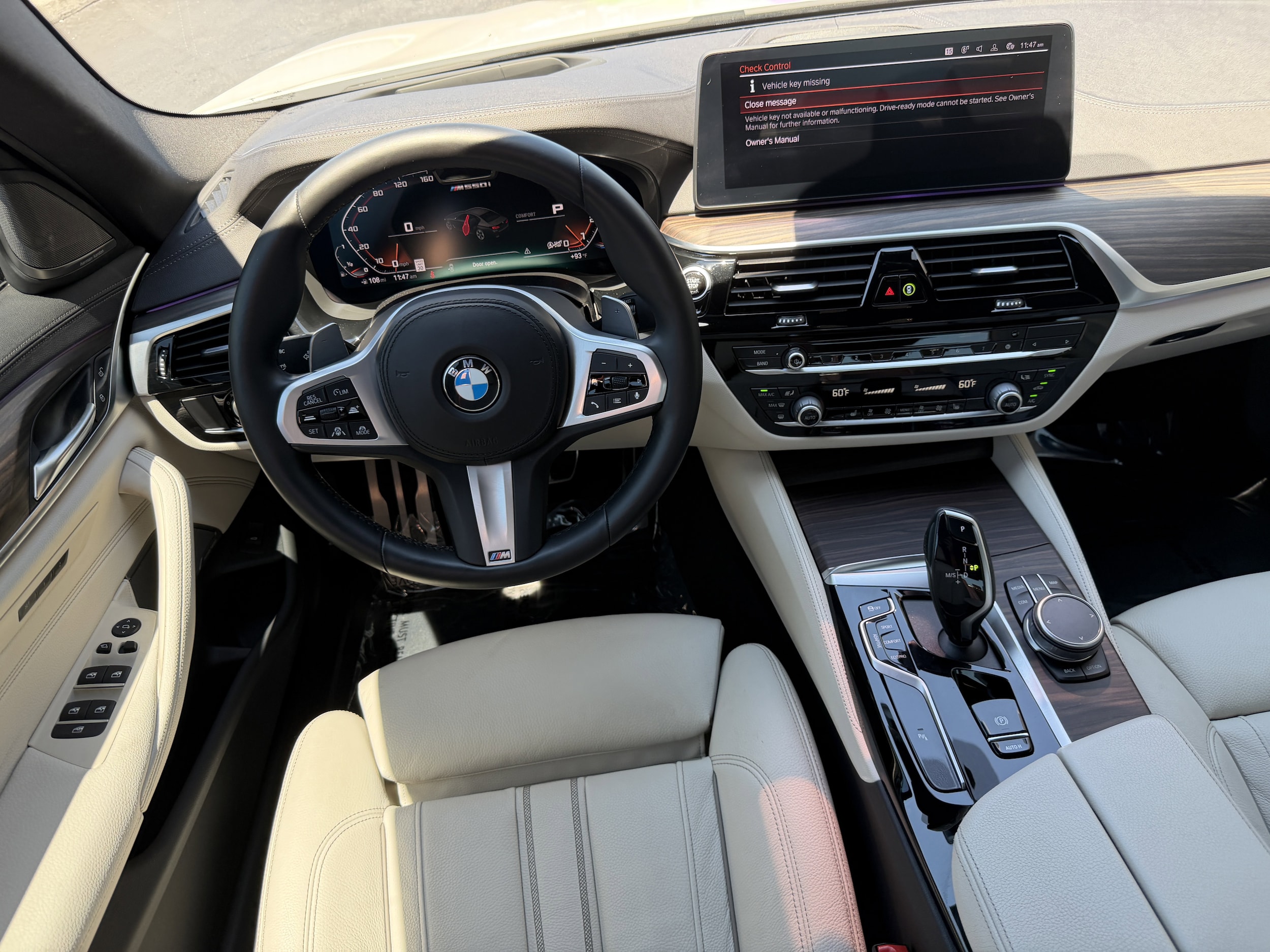 2022 BMW 5 Series M550i - Photo 18