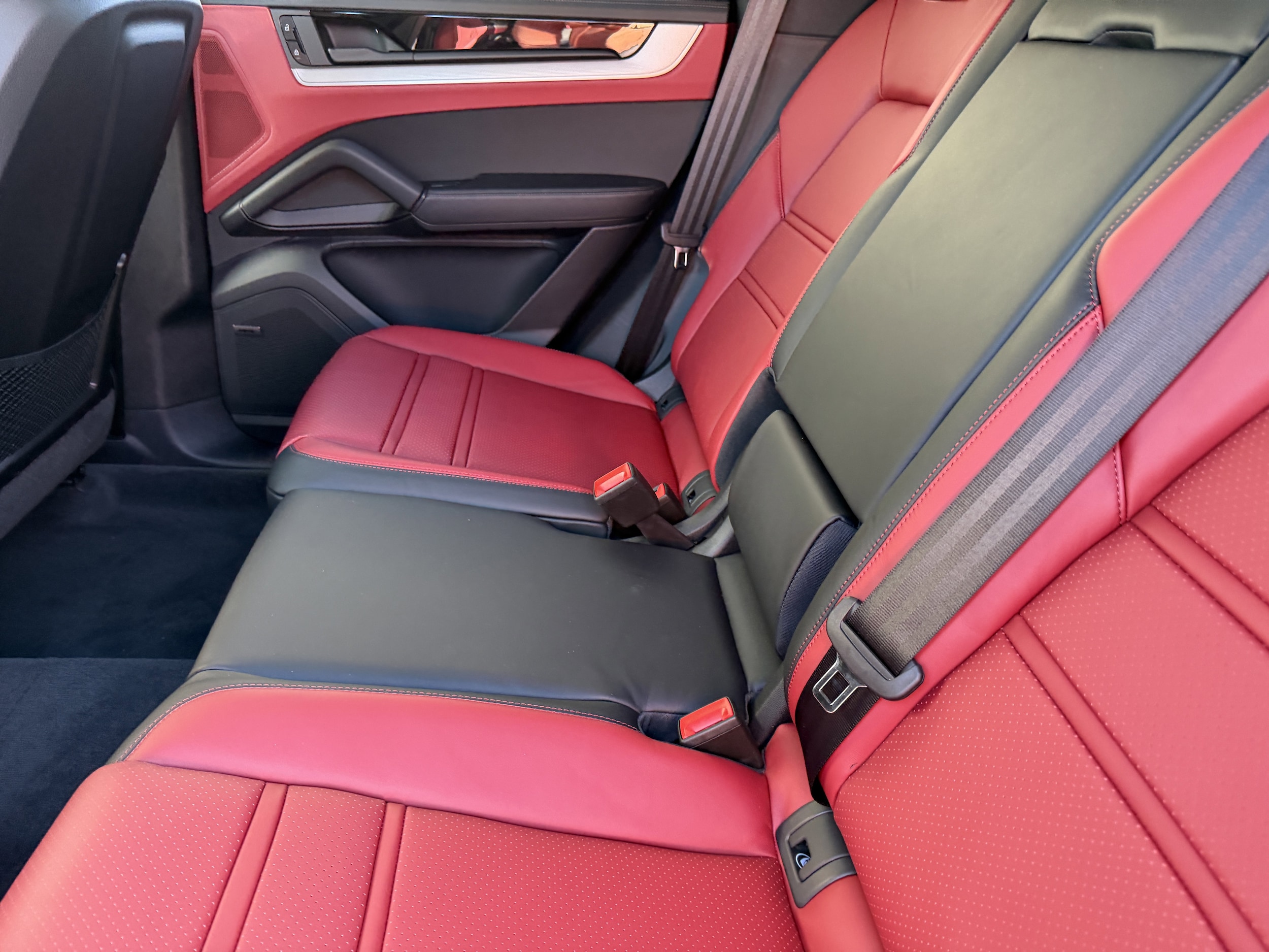 2026 Porsche Cayenne S E-Hybrid - Photo 21