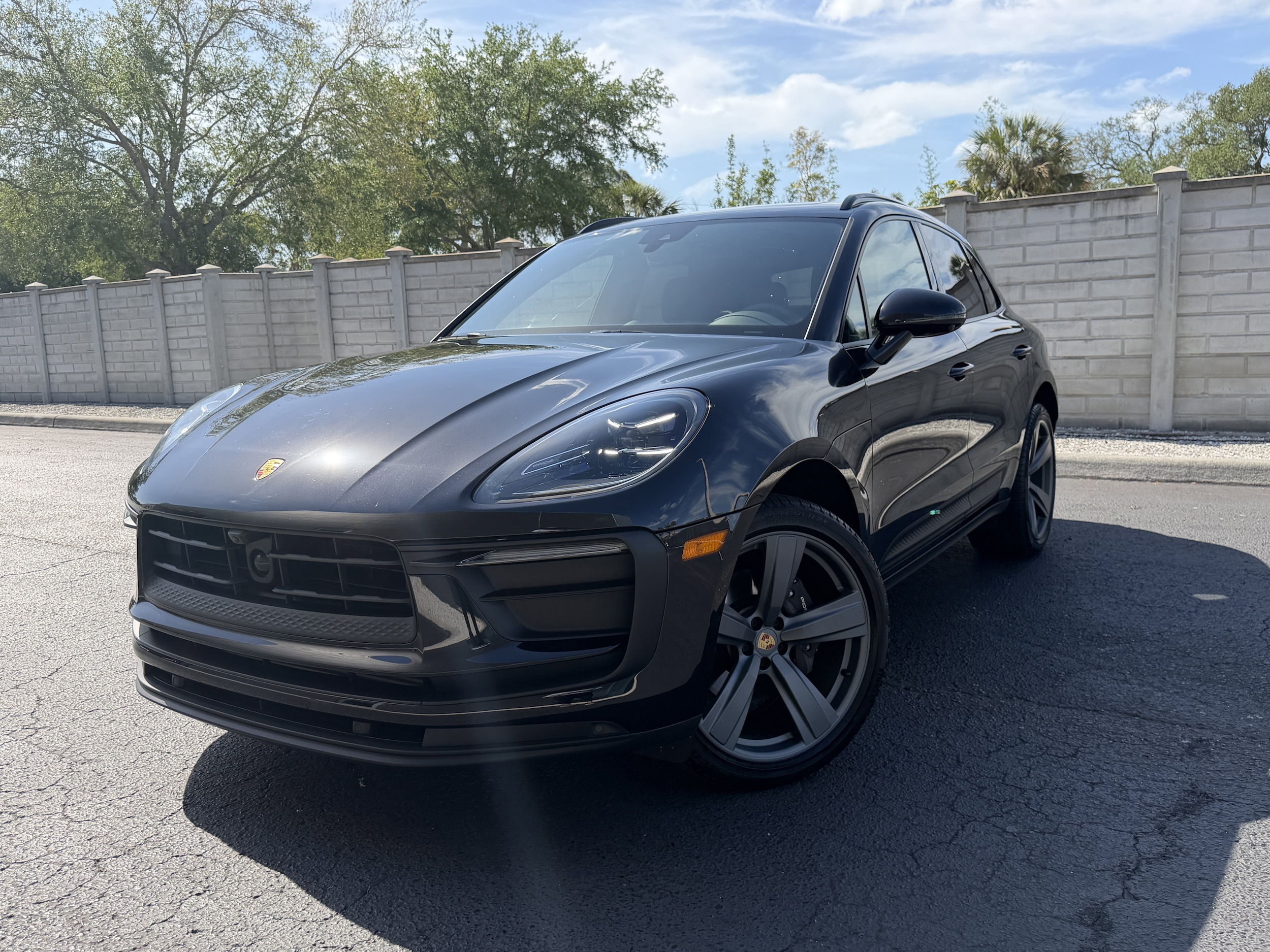 2025 Porsche Macan's photo