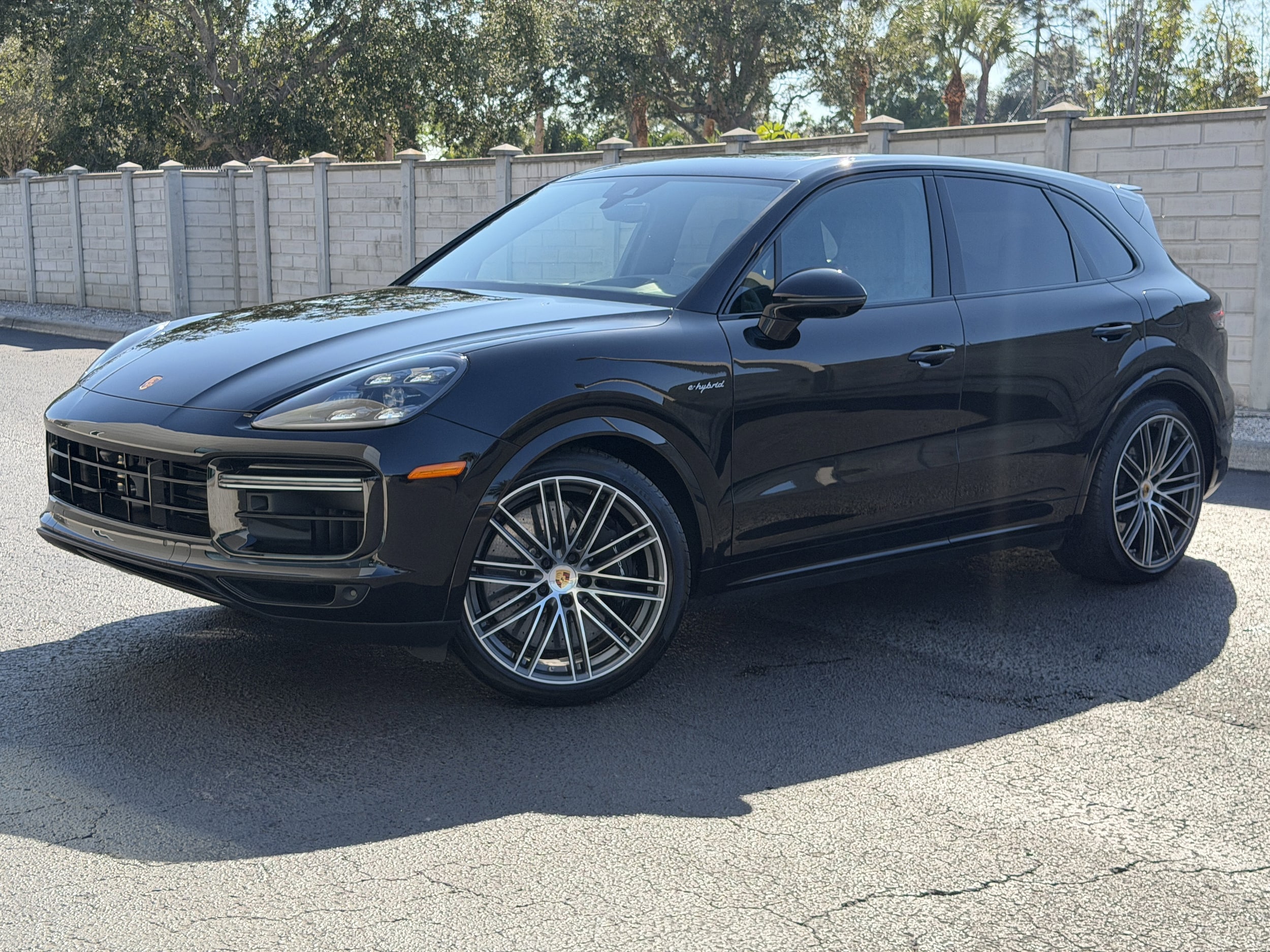 2023 Porsche Cayenne Turbo S E-Hybrid