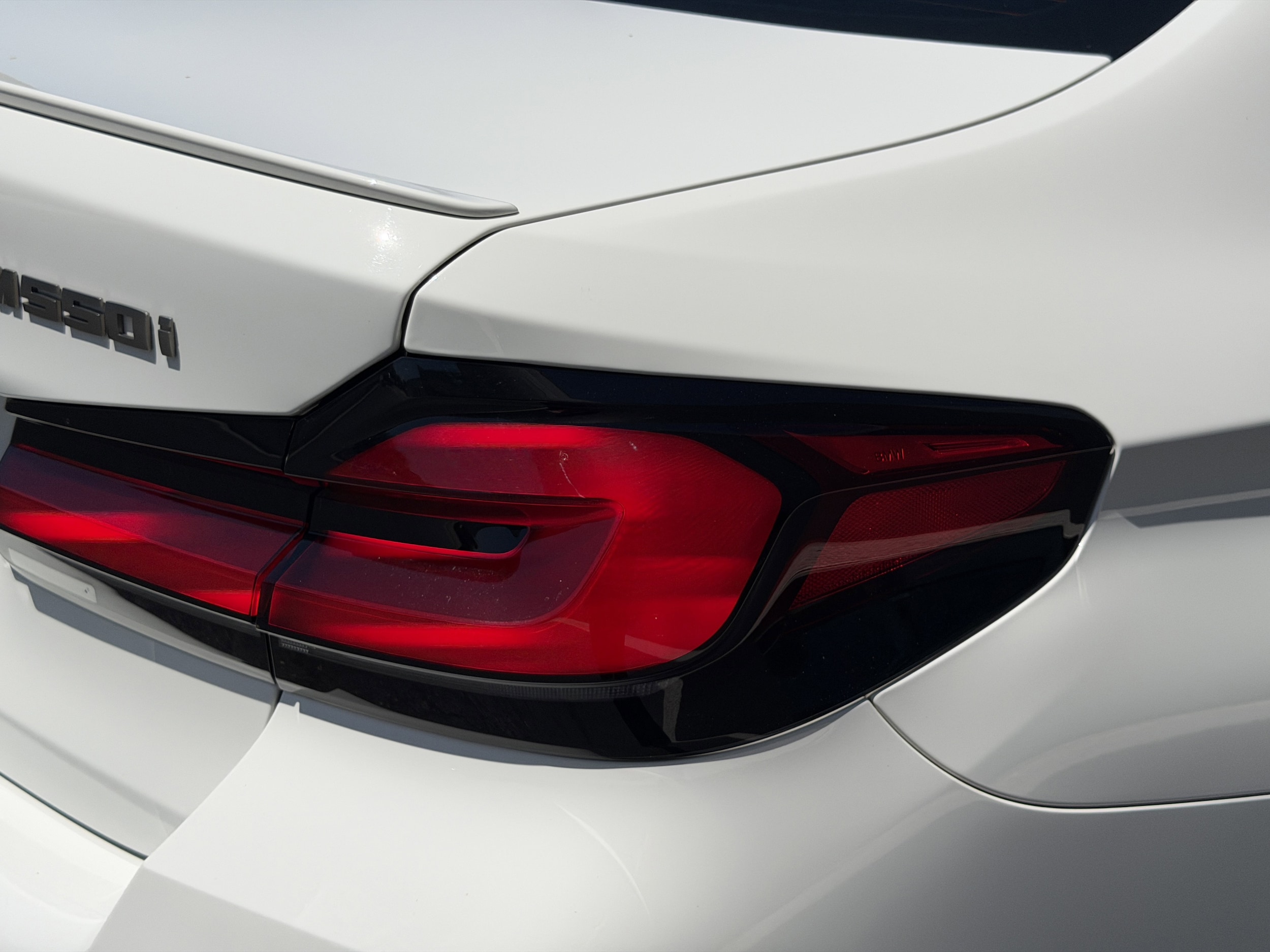 2022 BMW 5 Series M550i - Photo 14
