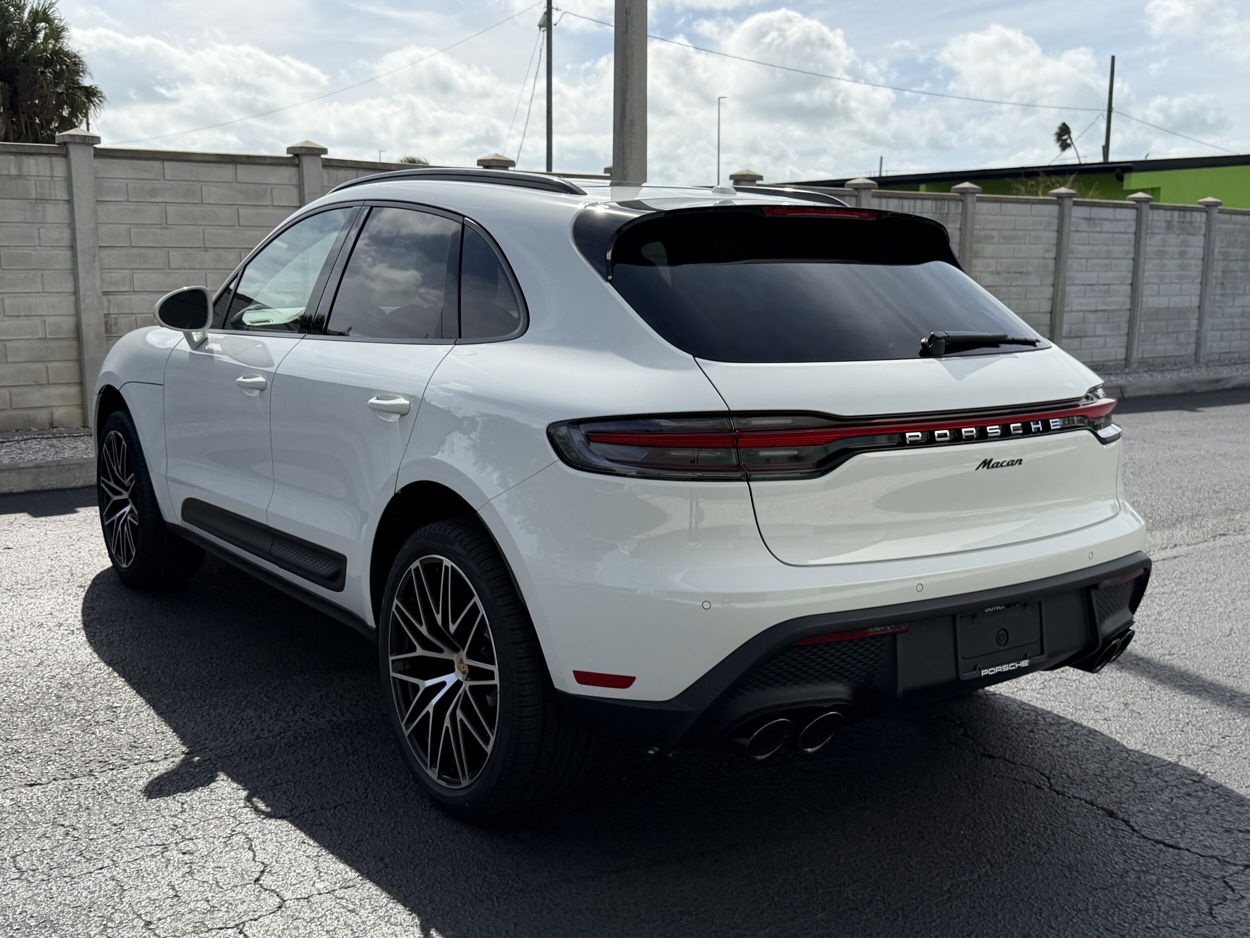 2026 Porsche Macan T photo 3
