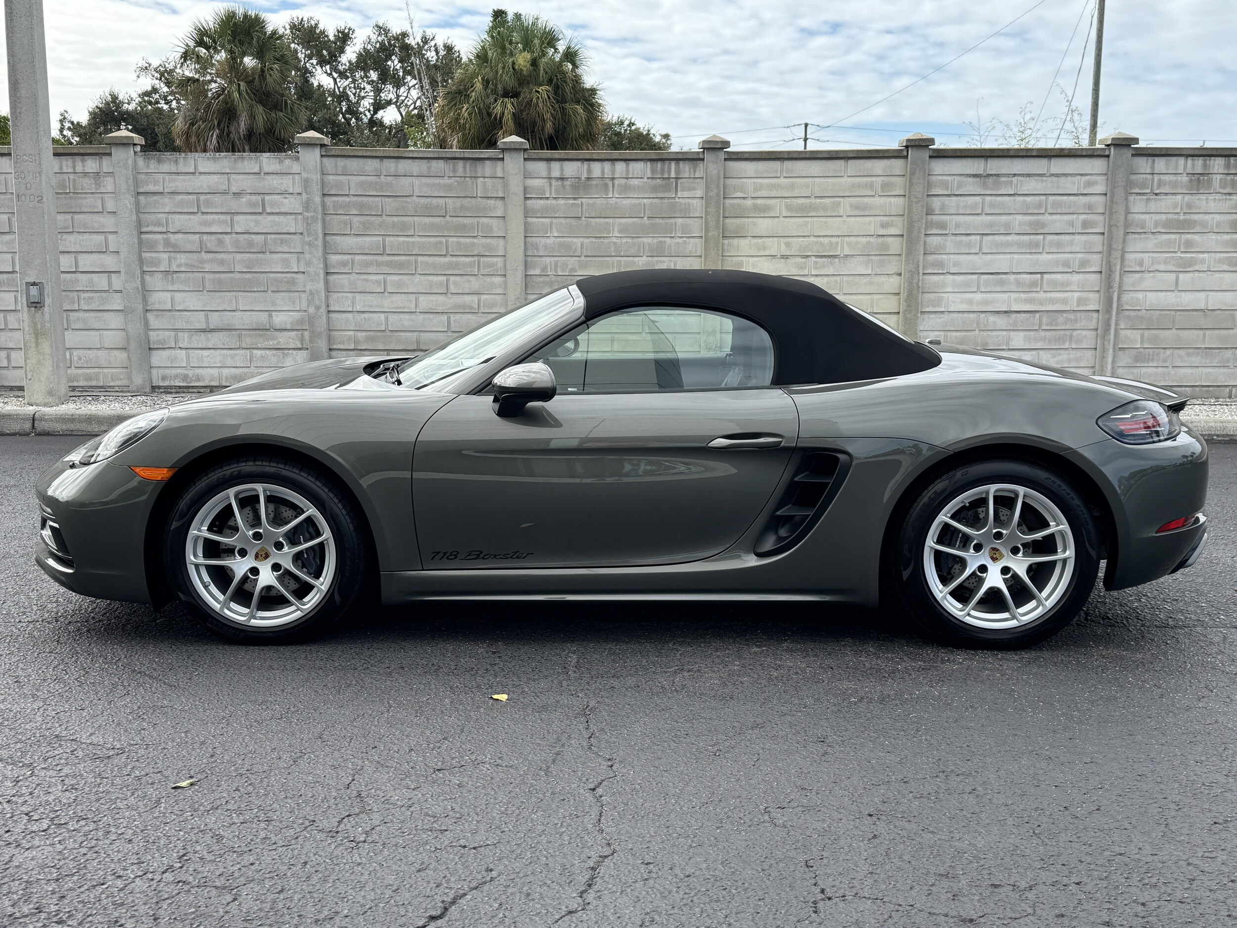 2025 Porsche Boxster photo 2