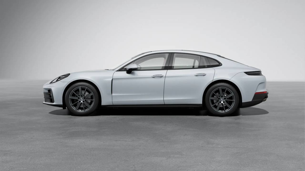 2026 Porsche Panamera 4 photo 2
