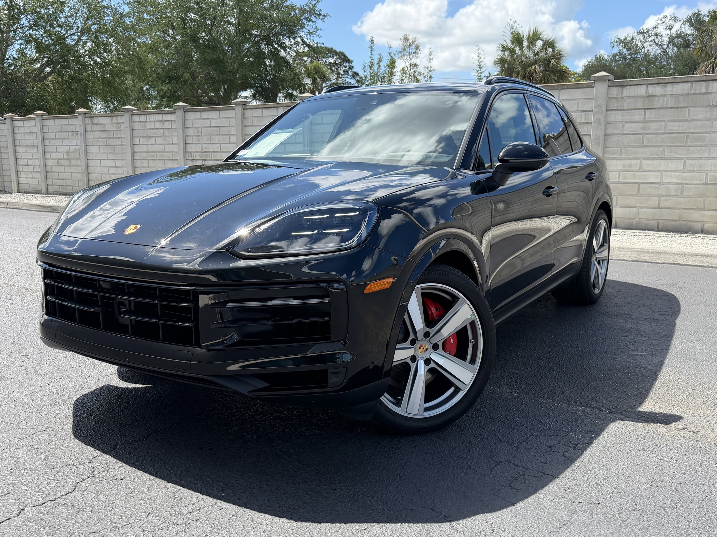 2024 Porsche Cayenne S's photo