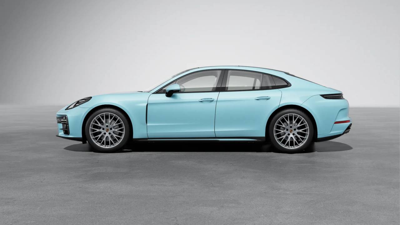 2026 Porsche Panamera 4 photo 2