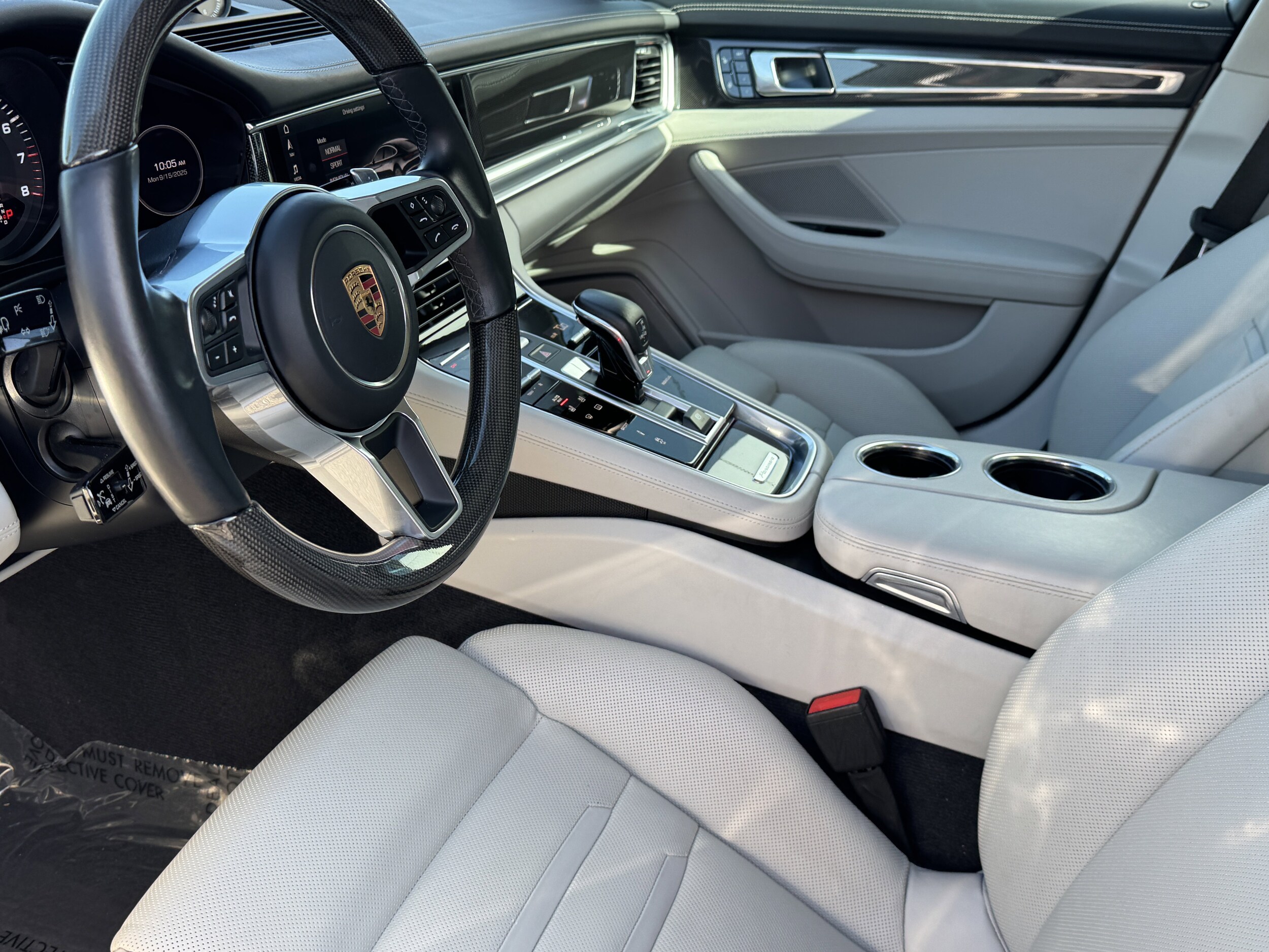 2018 Porsche Panamera Base 4 photo 4