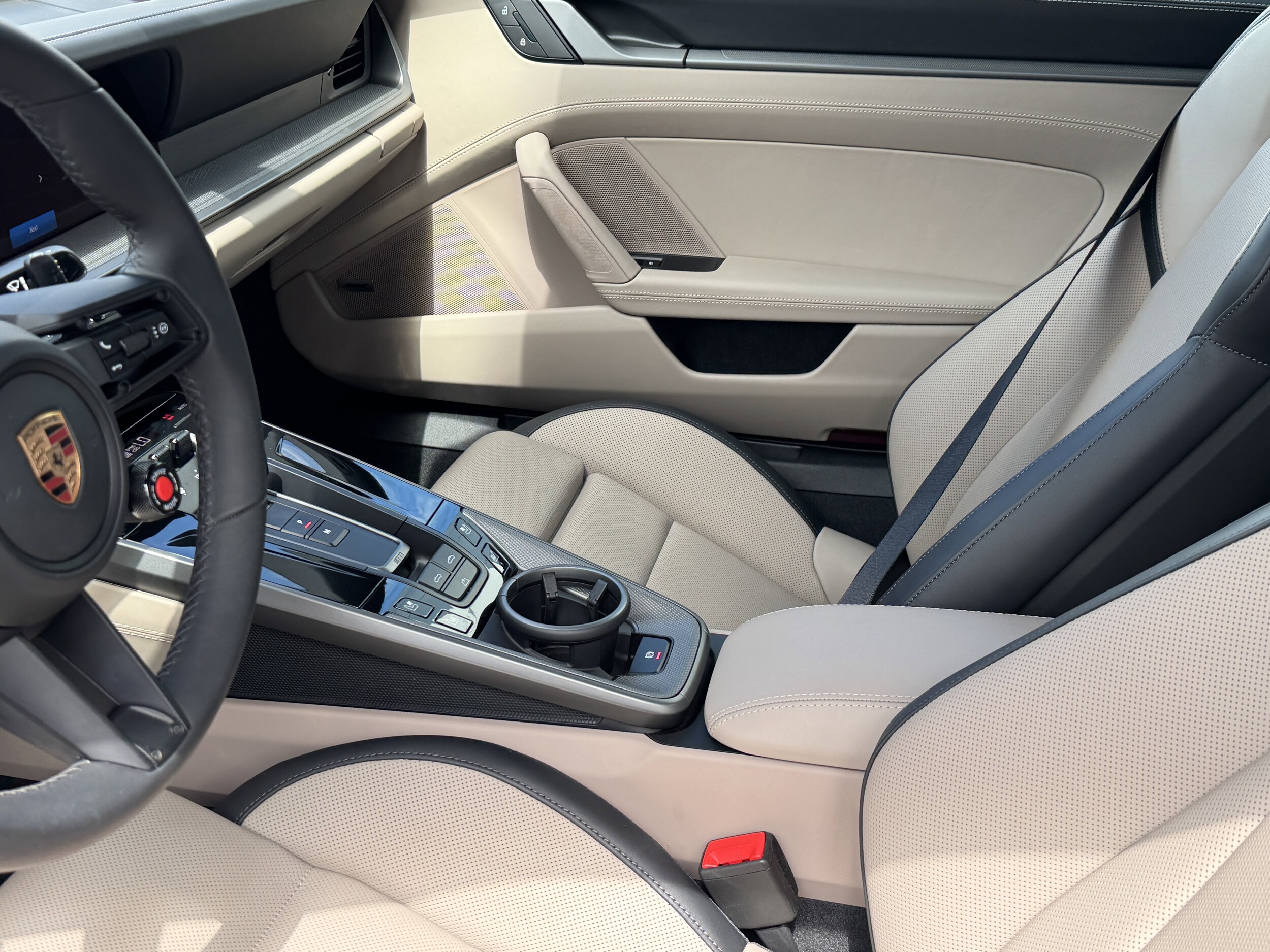 2025 Porsche 911 photo 4