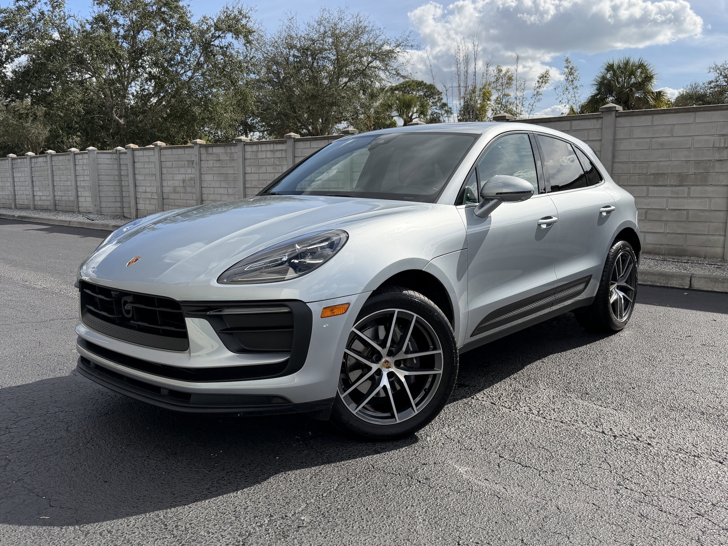 2022 Porsche Macan Base's photo
