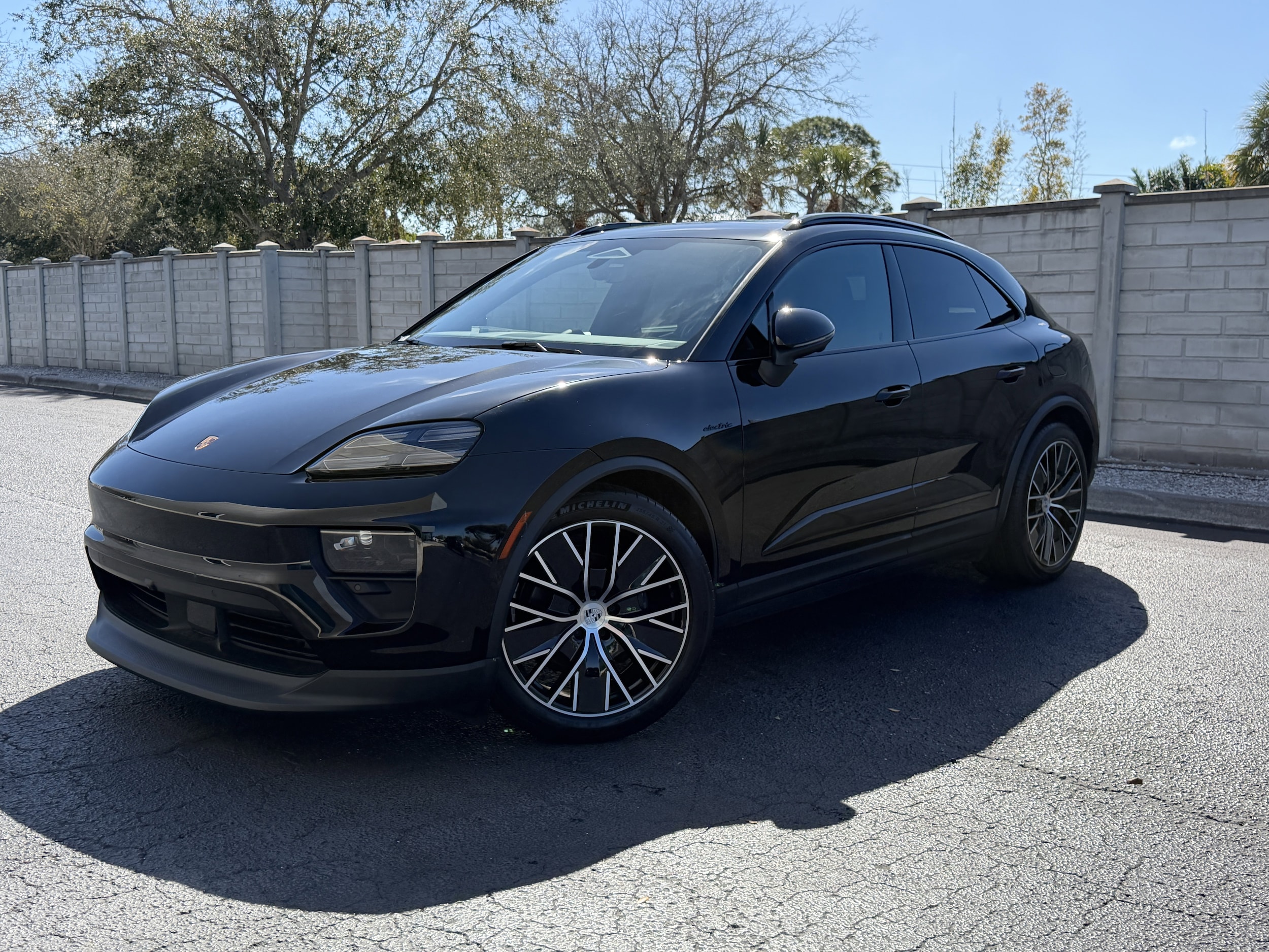 2025 Porsche Macan Base