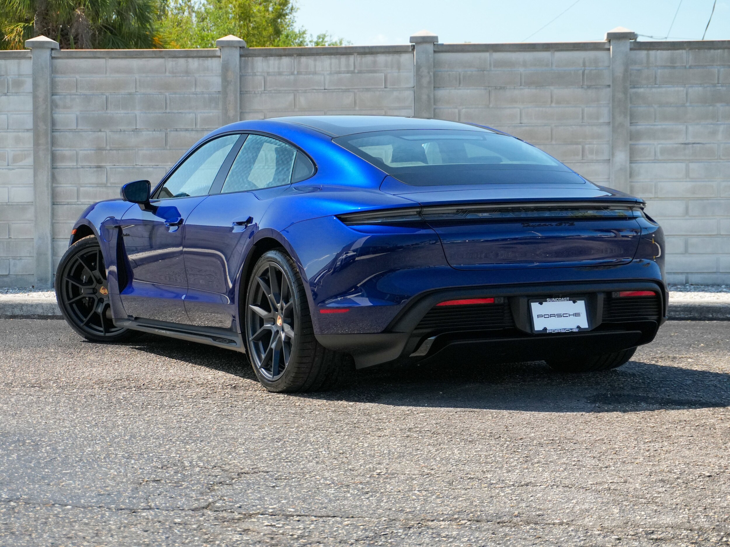 2025 Porsche Taycan GTS photo 3