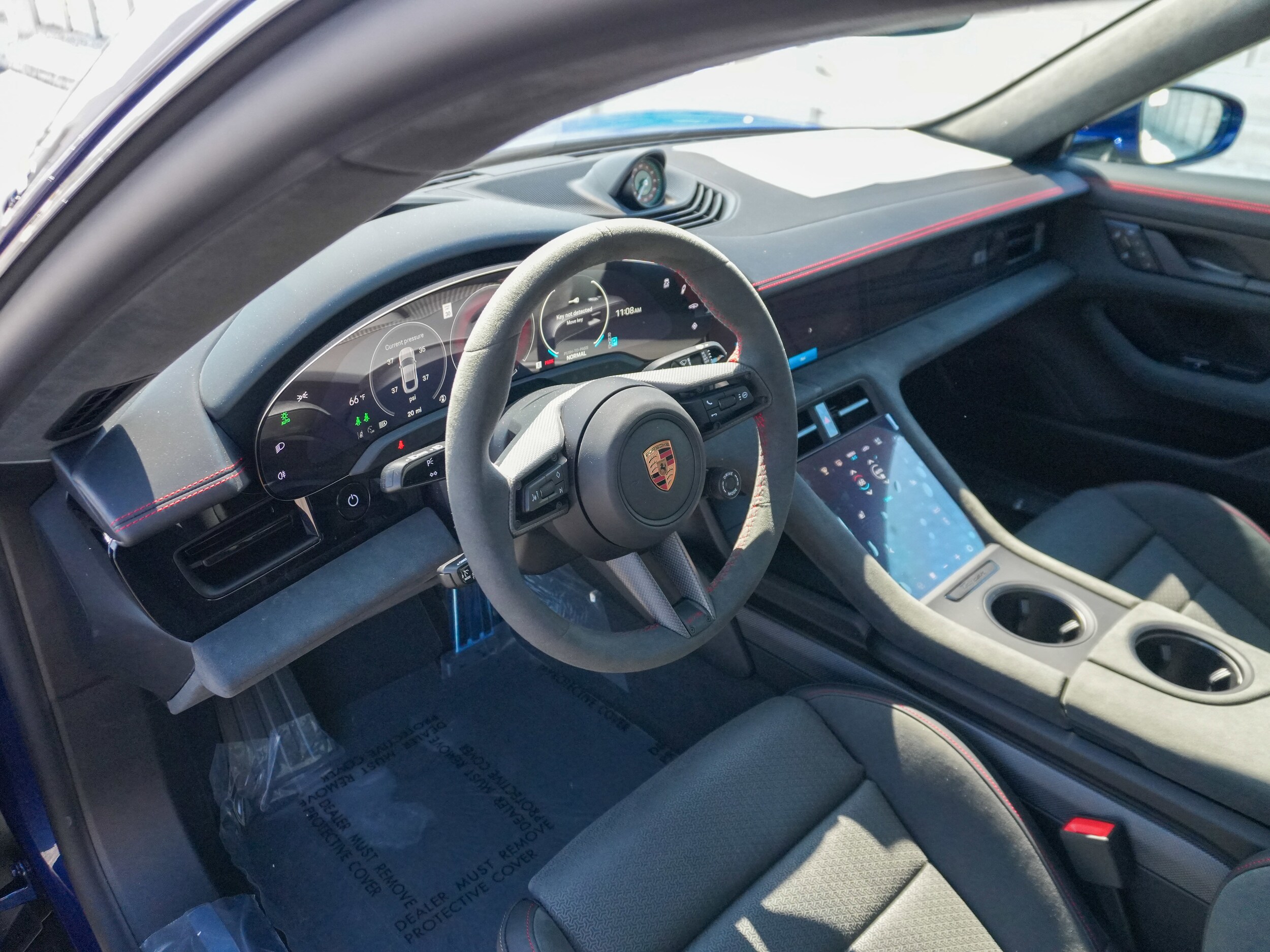 2025 Porsche Taycan GTS photo 4