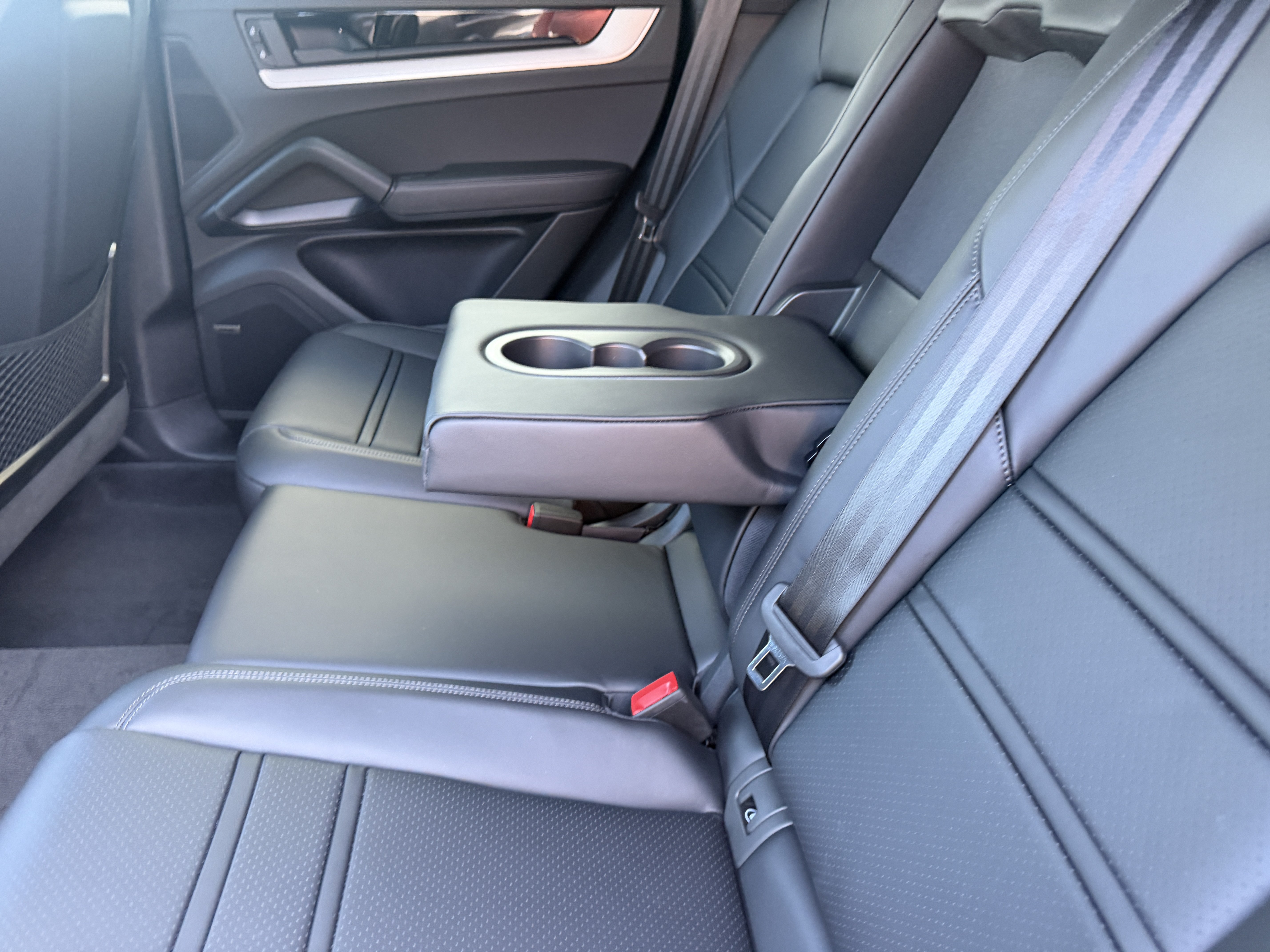 2026 Porsche Cayenne Coupe Base - Photo 20