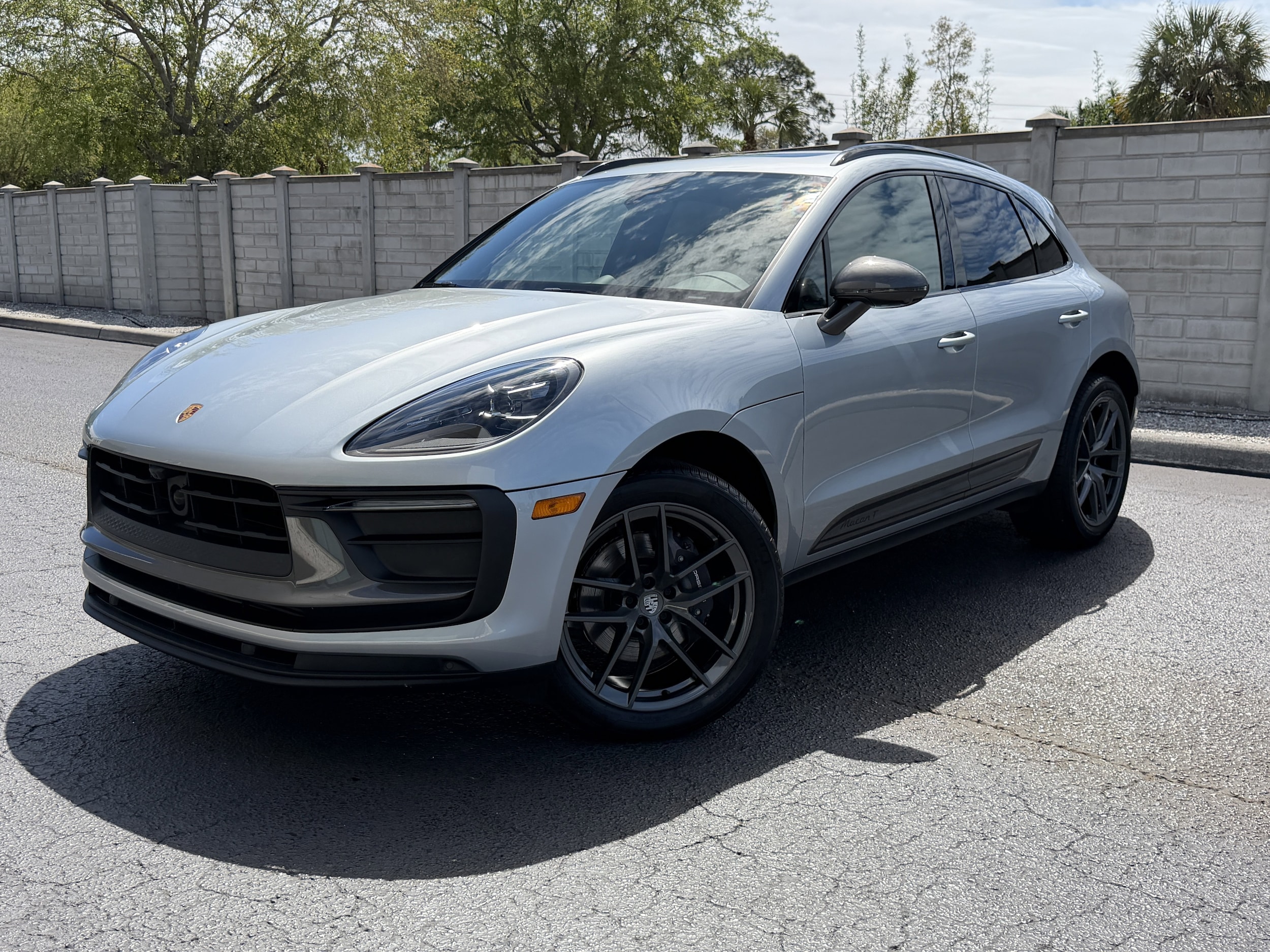2025 Porsche Macan T
