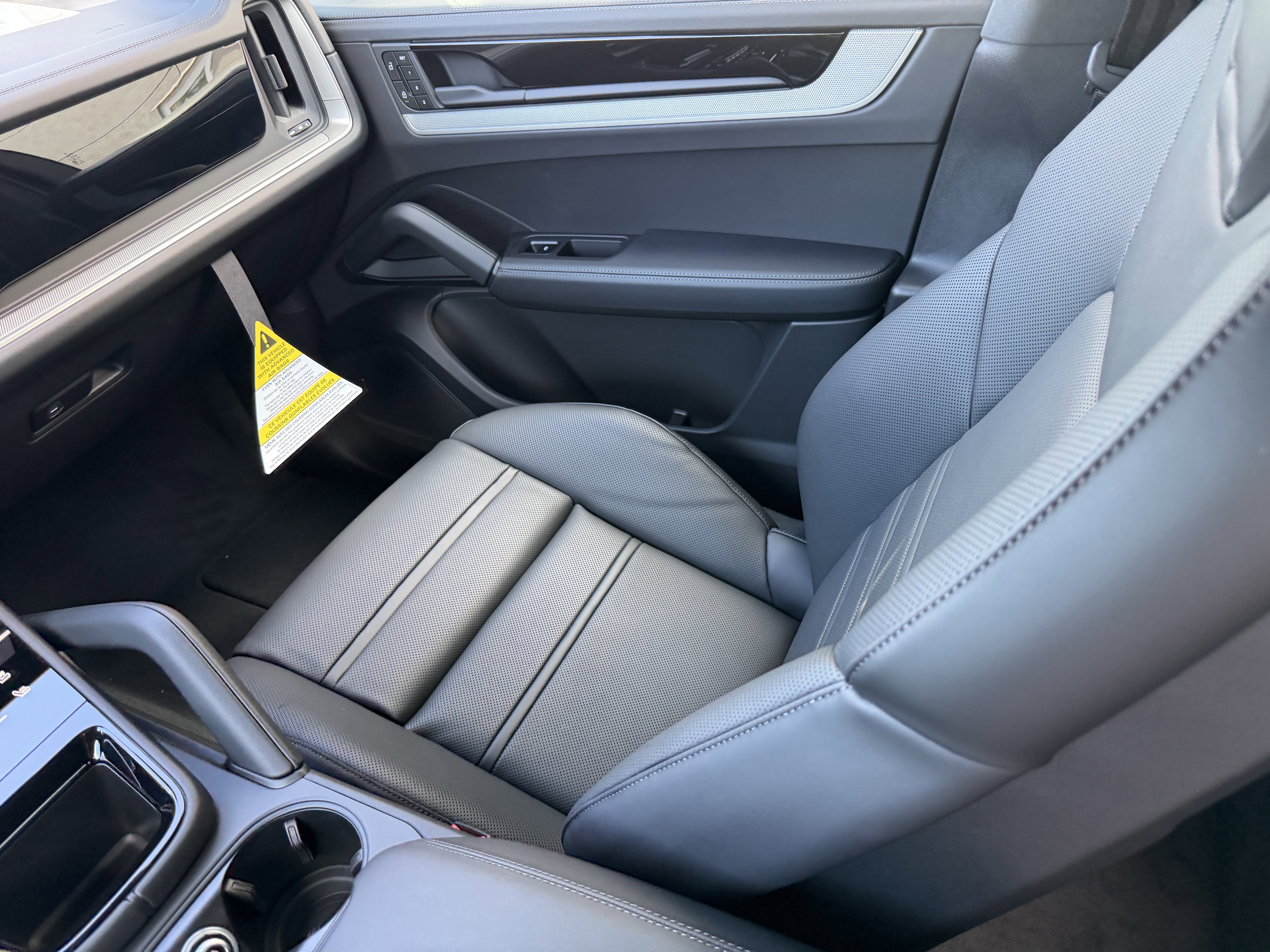 2026 Porsche Cayenne S - Photo 17