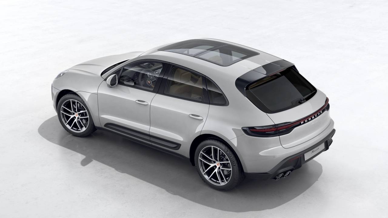 2026 Porsche Macan T photo 2