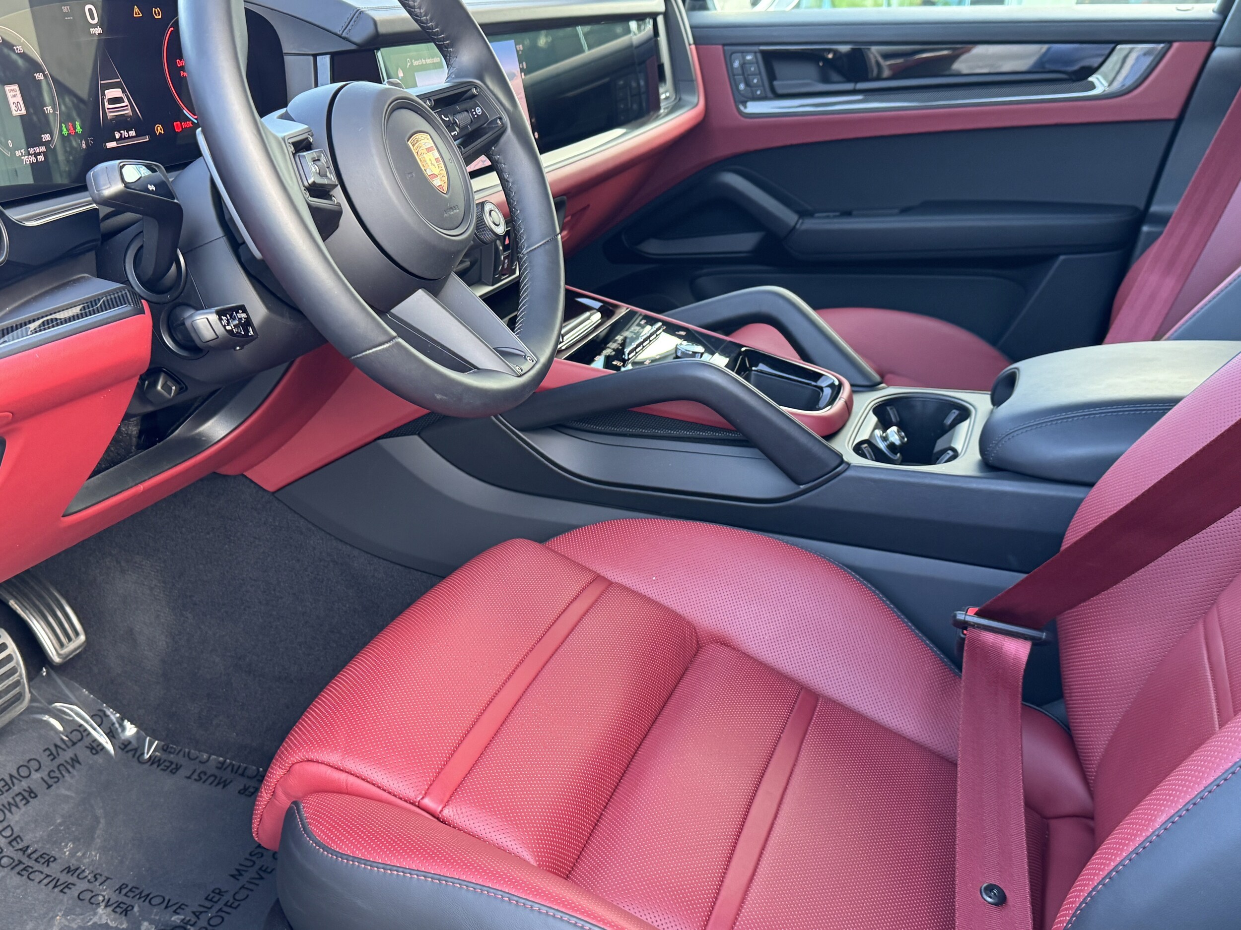 2025 Porsche Cayenne GTS photo 4