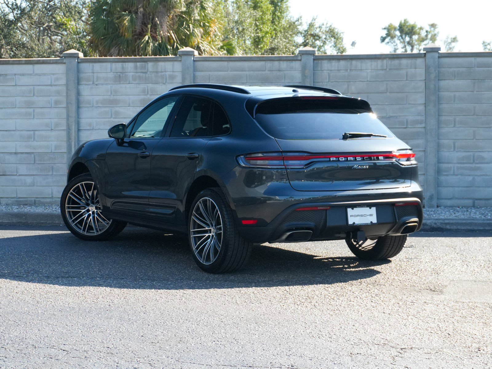 2025 Porsche Macan T photo 3