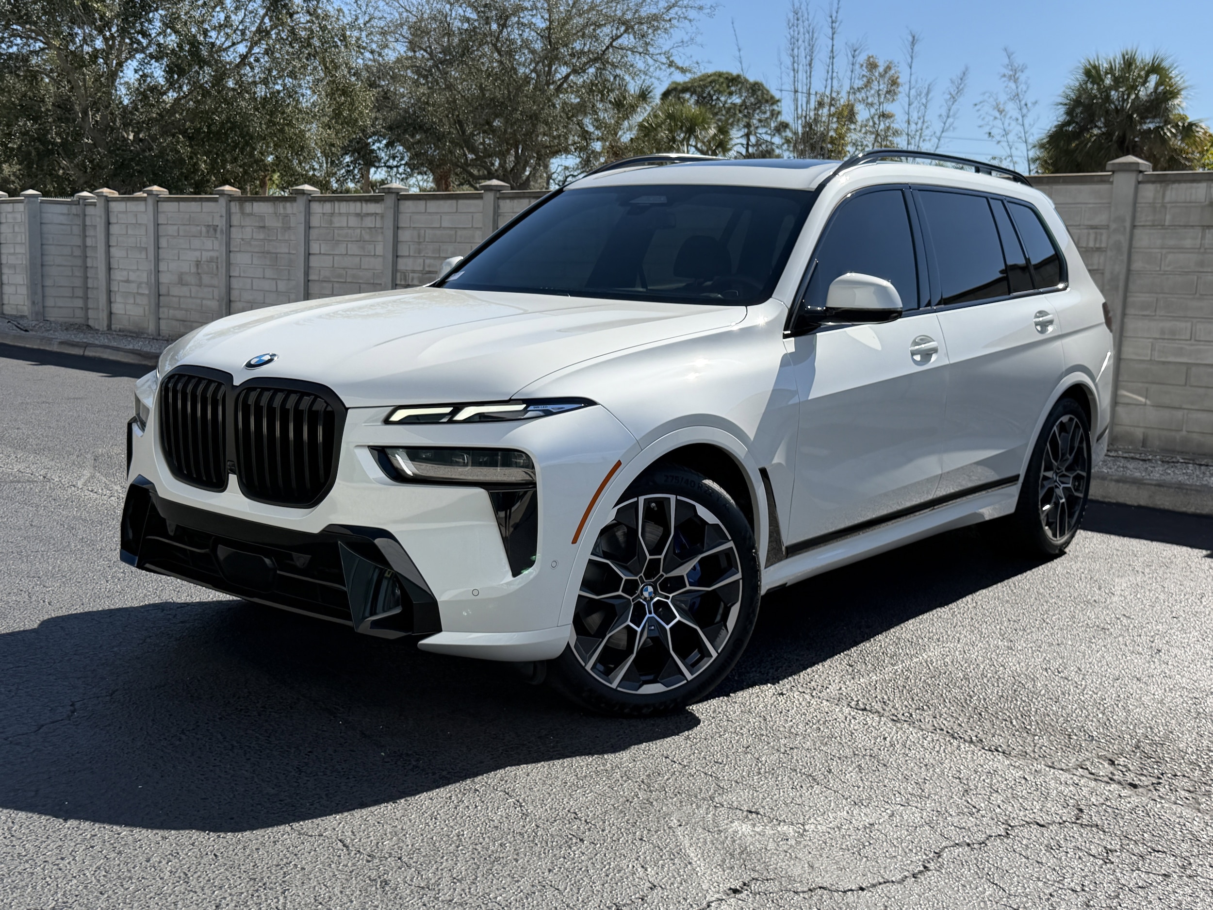 2024 BMW X7 40i's photo