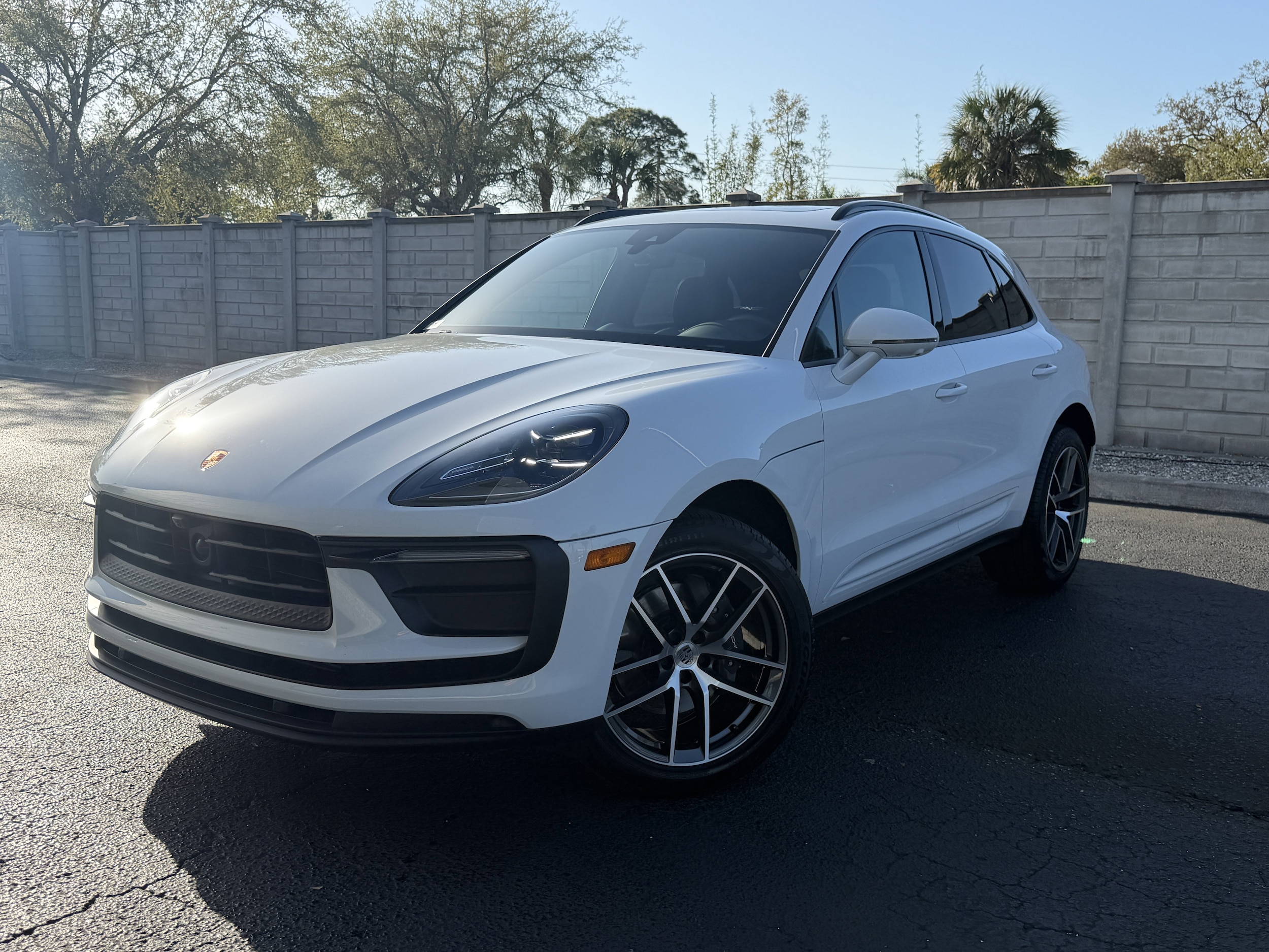 2025 Porsche Macan's photo
