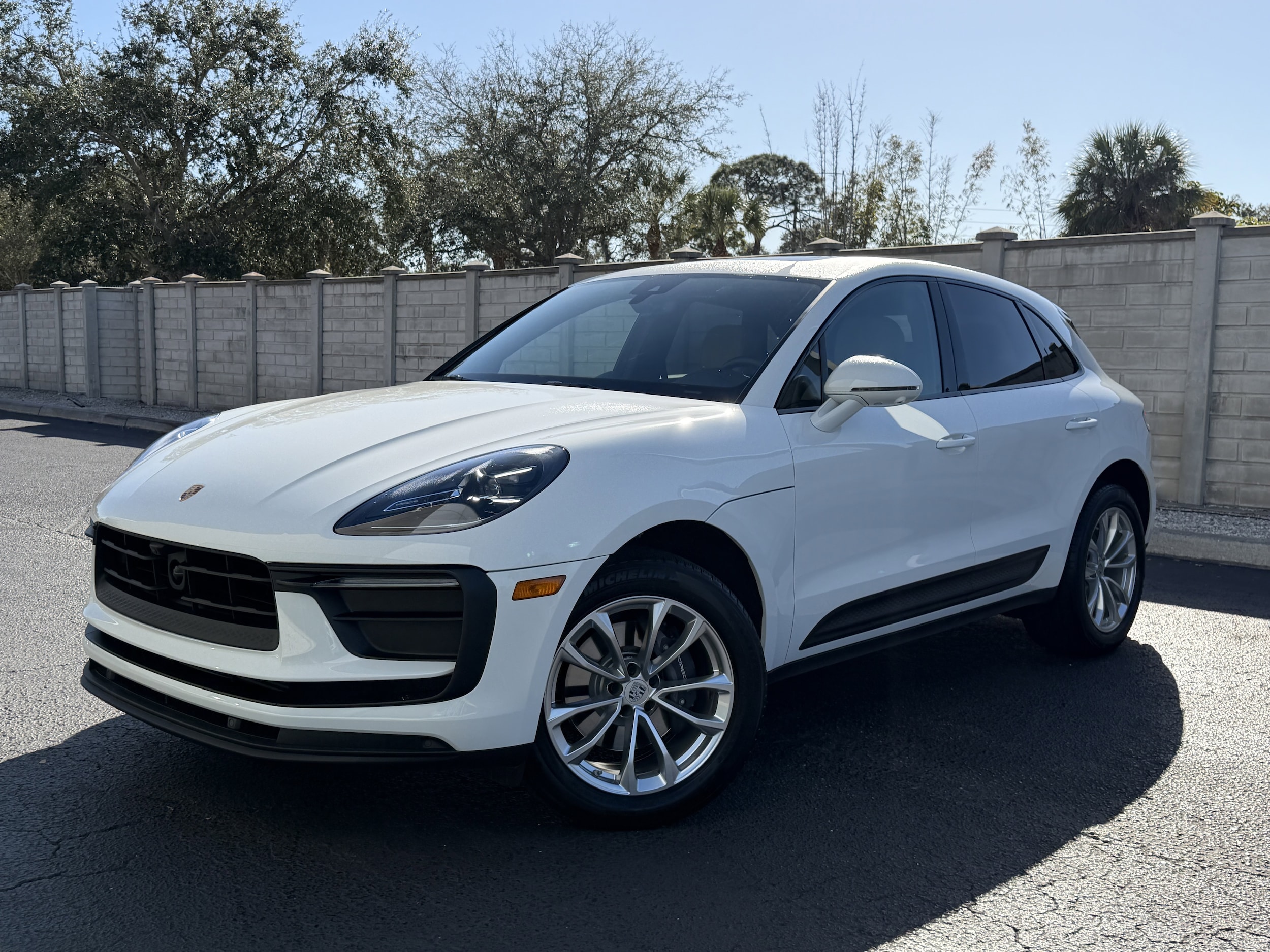 2022 Porsche Macan SUV 