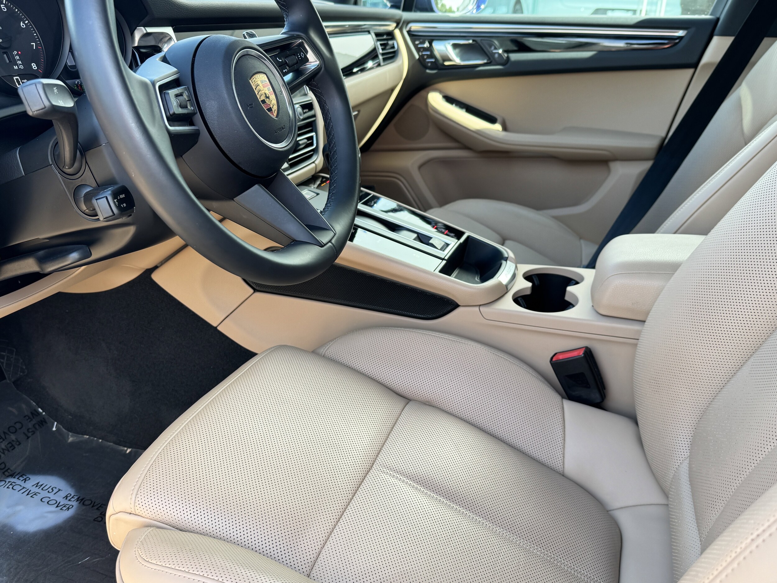 2022 Porsche Macan photo 4