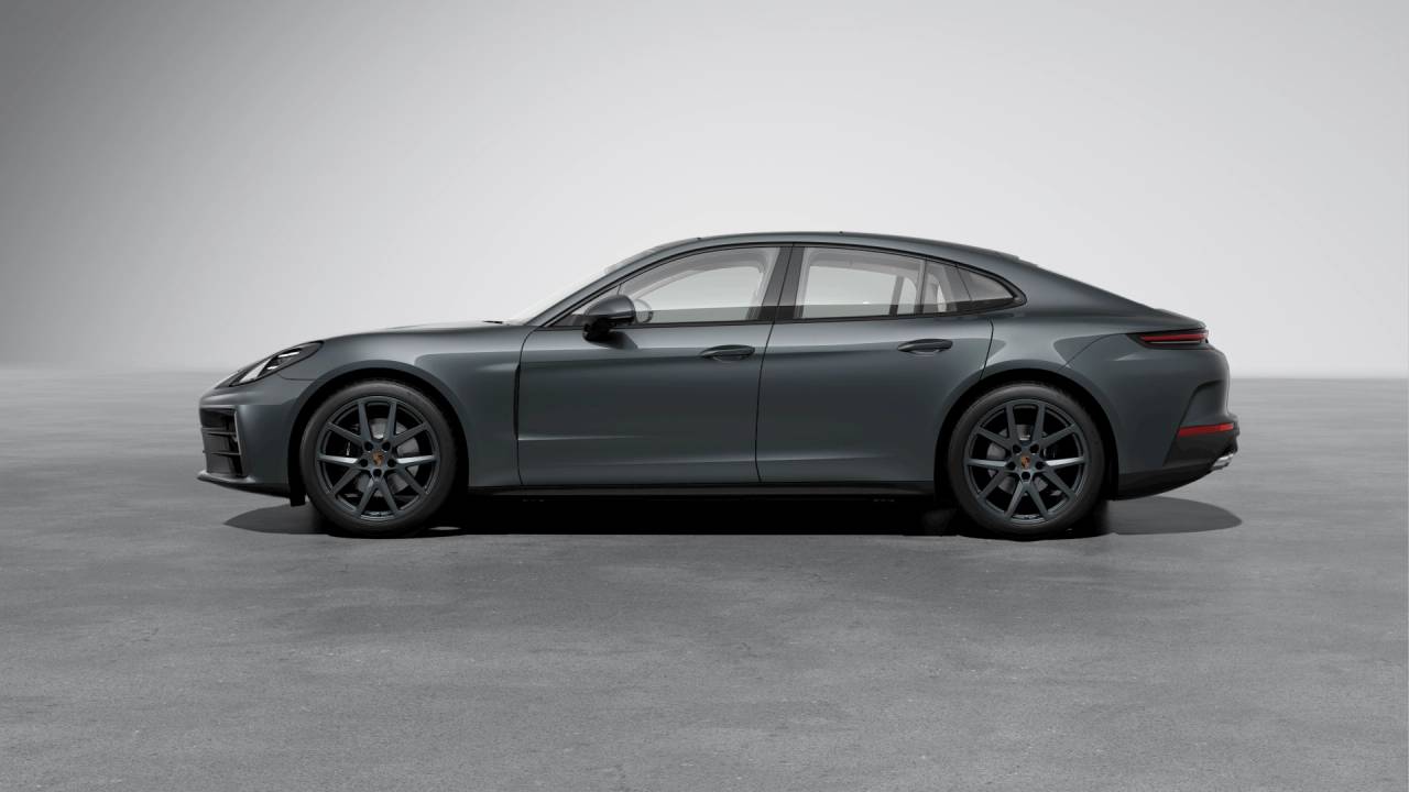 2026 Porsche Panamera 4 photo 2