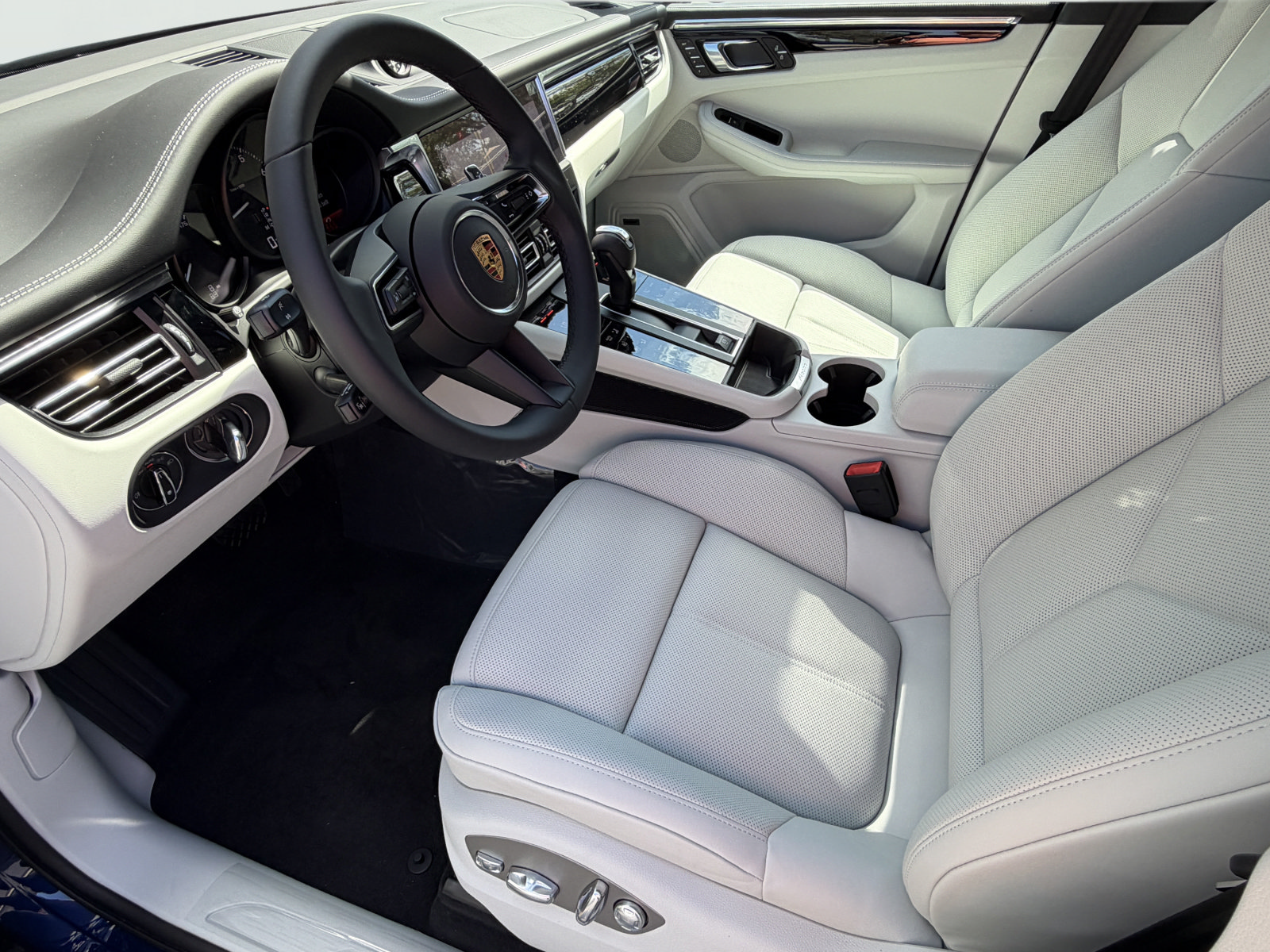 New 2026 Porsche Macan SUV
