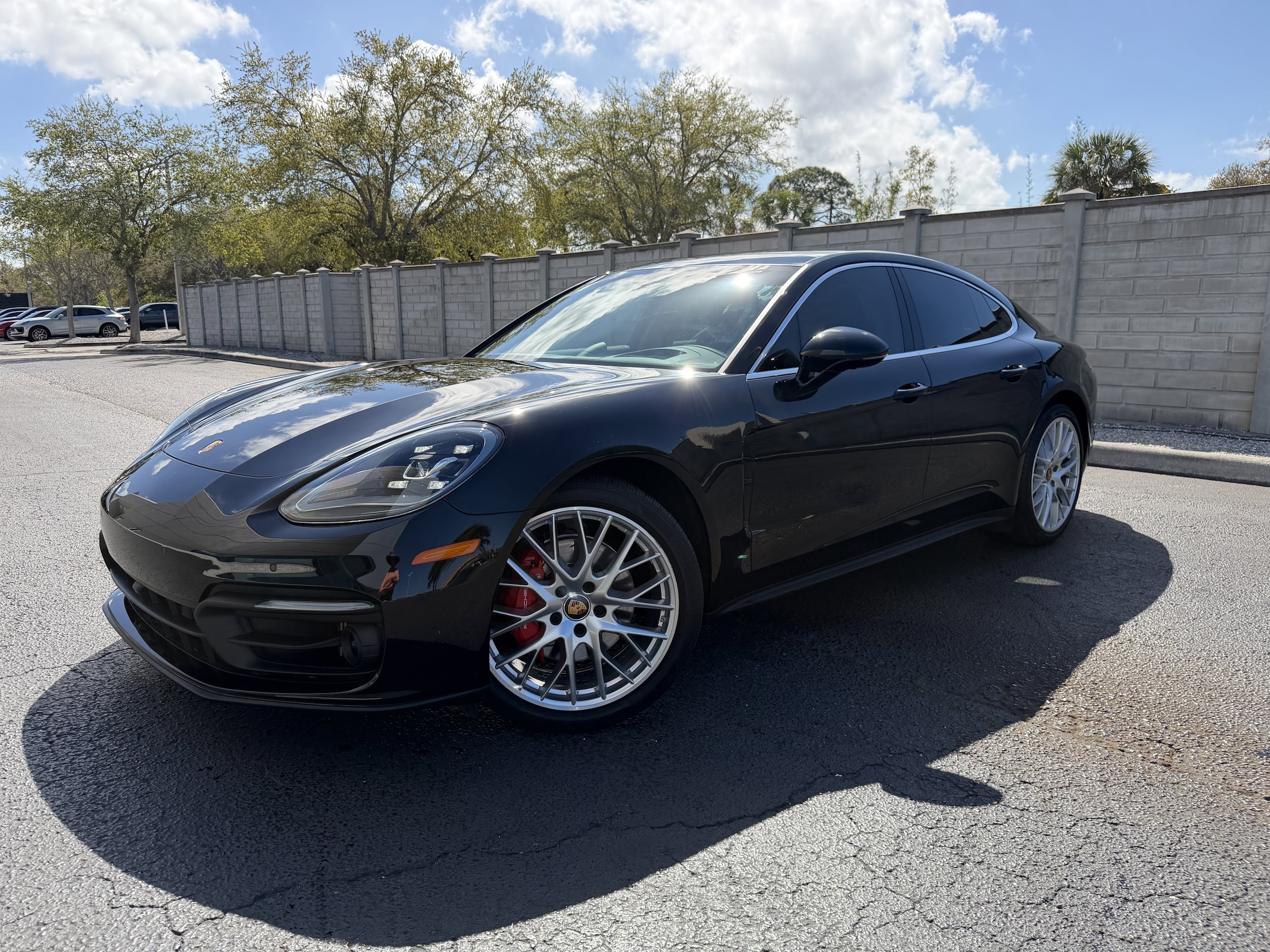 2023 Porsche Panamera 4S's photo