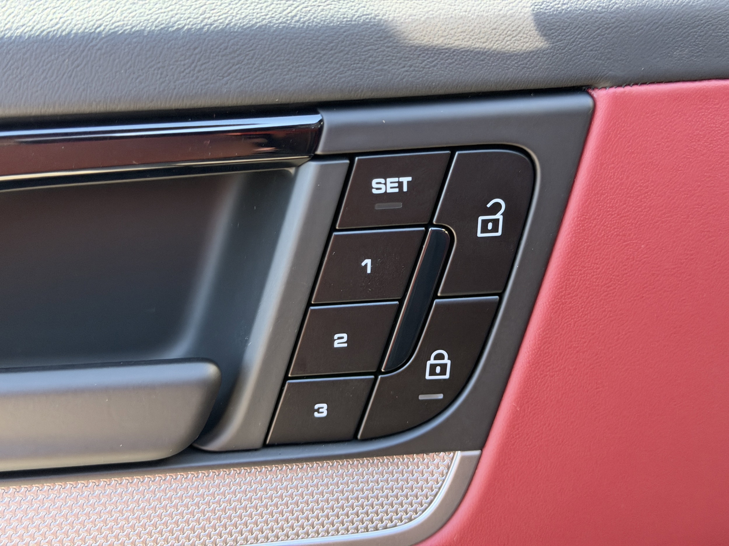 2026 Porsche Cayenne S E-Hybrid - Photo 23