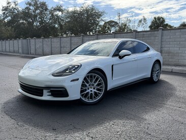 2020 Porsche Panamera 4 Sedan