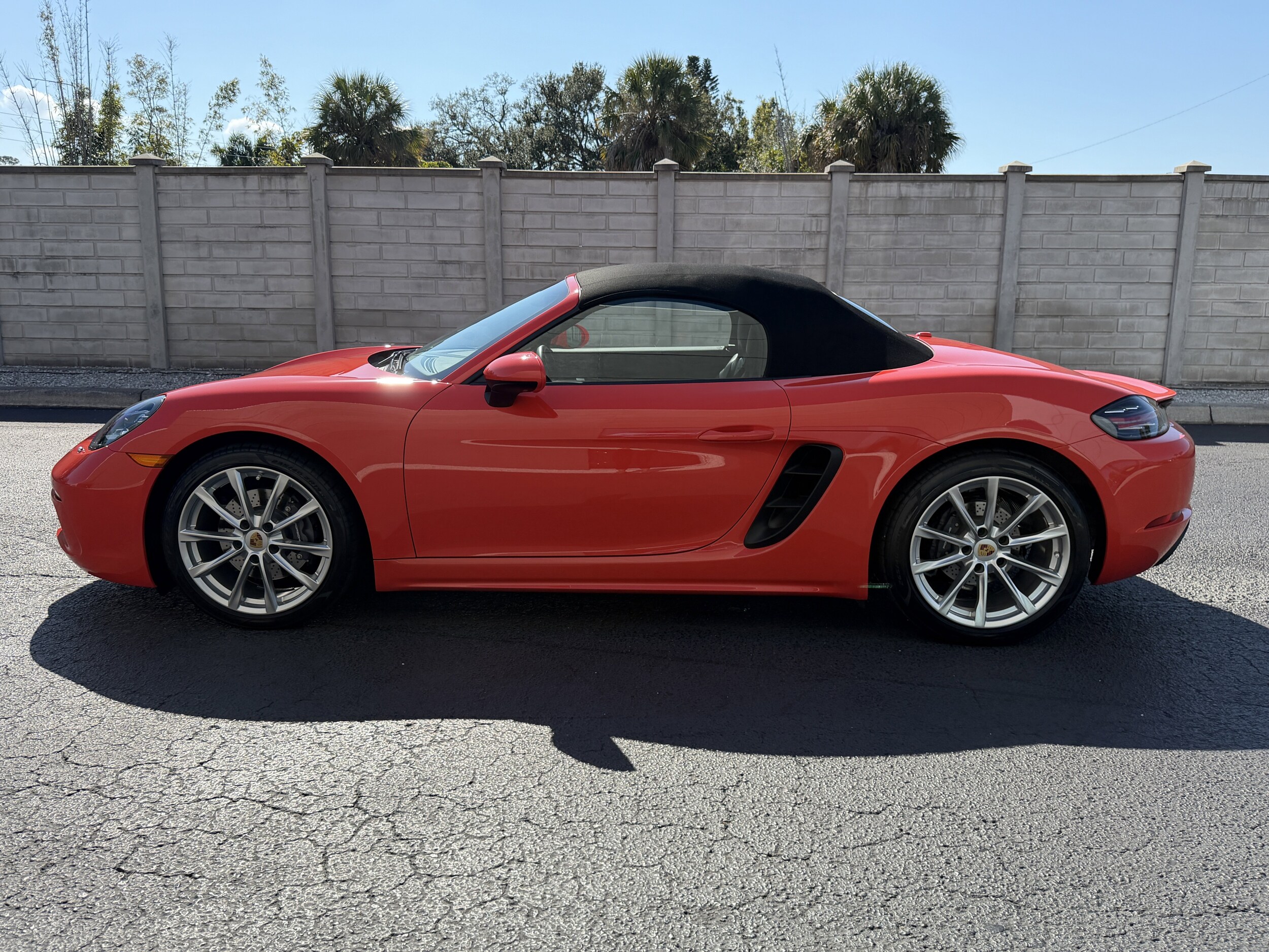 2021 Porsche Boxster photo 2