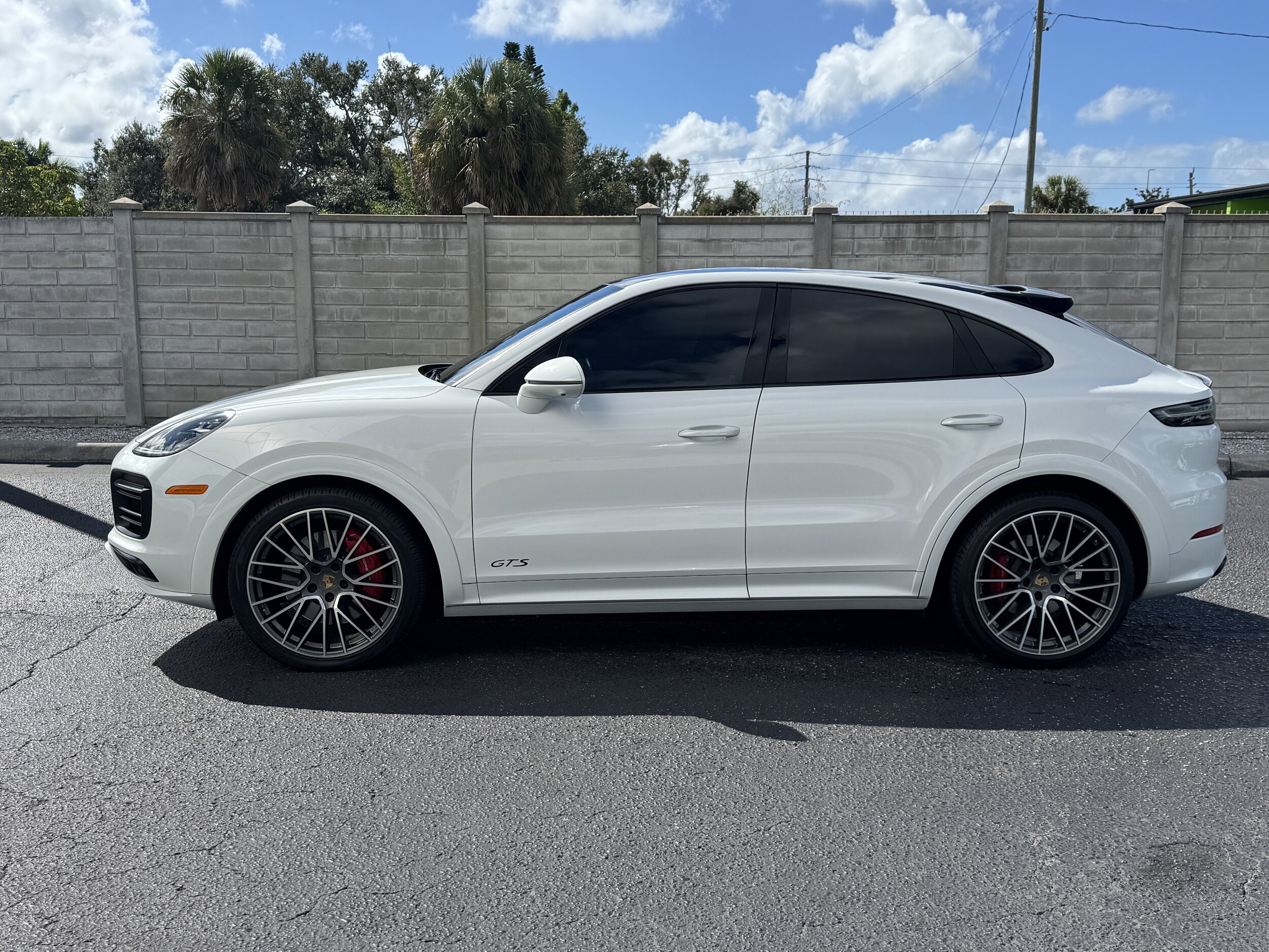 2021 Porsche Cayenne Coupe GTS photo 2