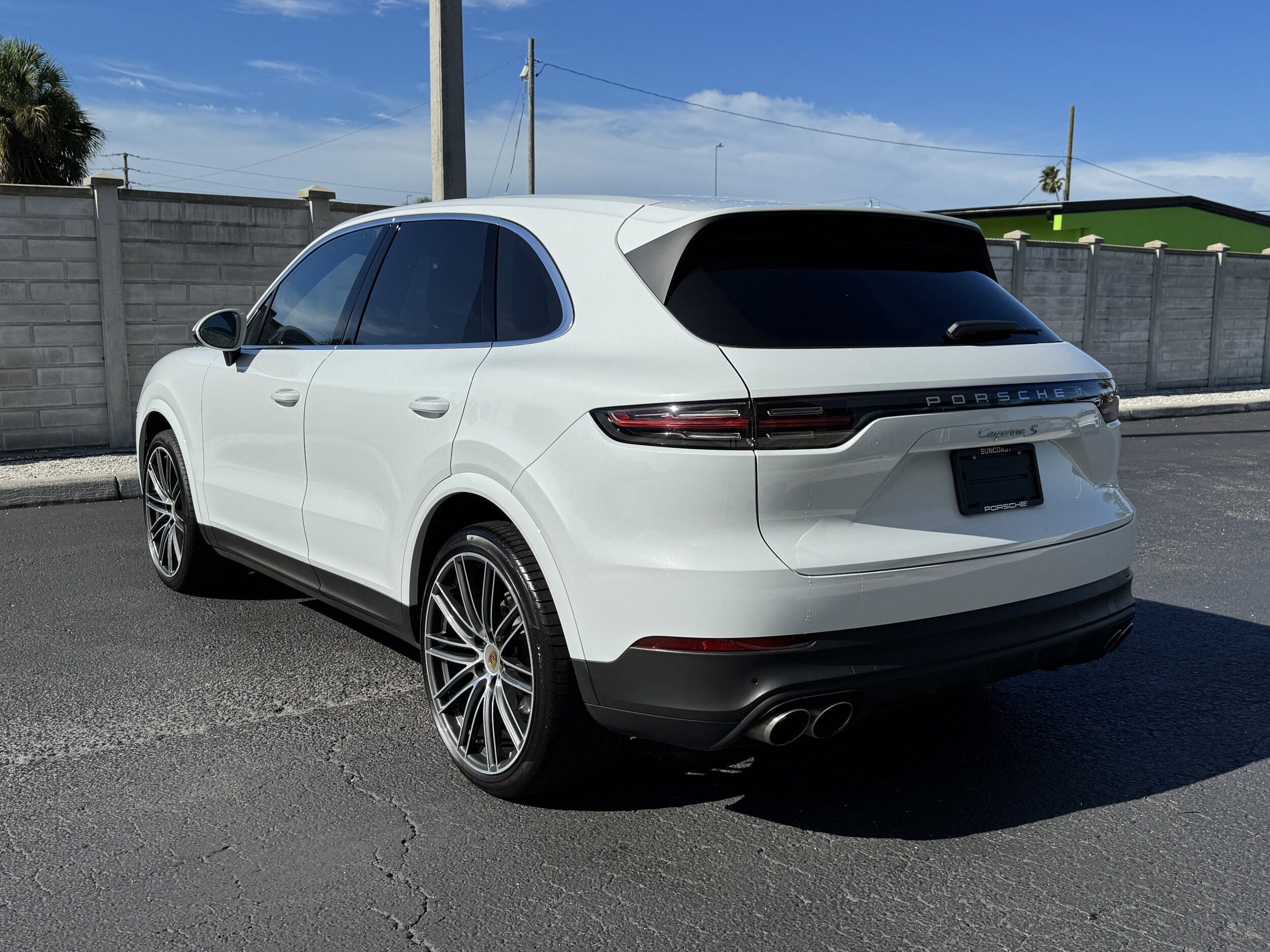 2019 Porsche Cayenne S photo 2