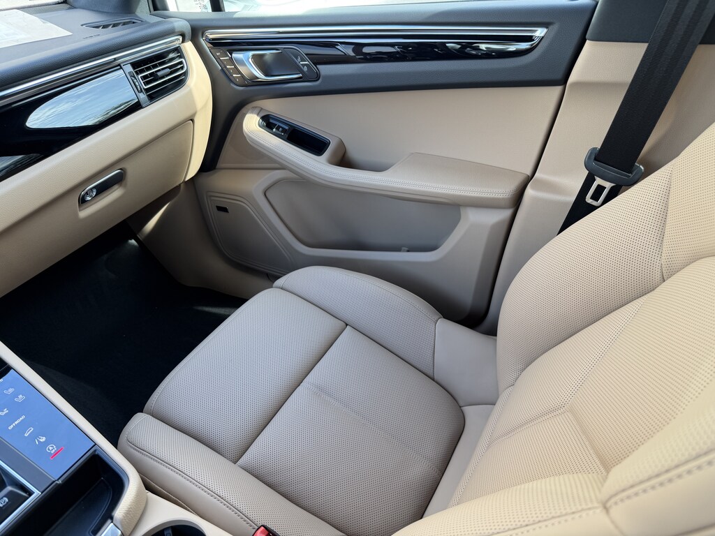 Certified 2025 Porsche Macan SUV