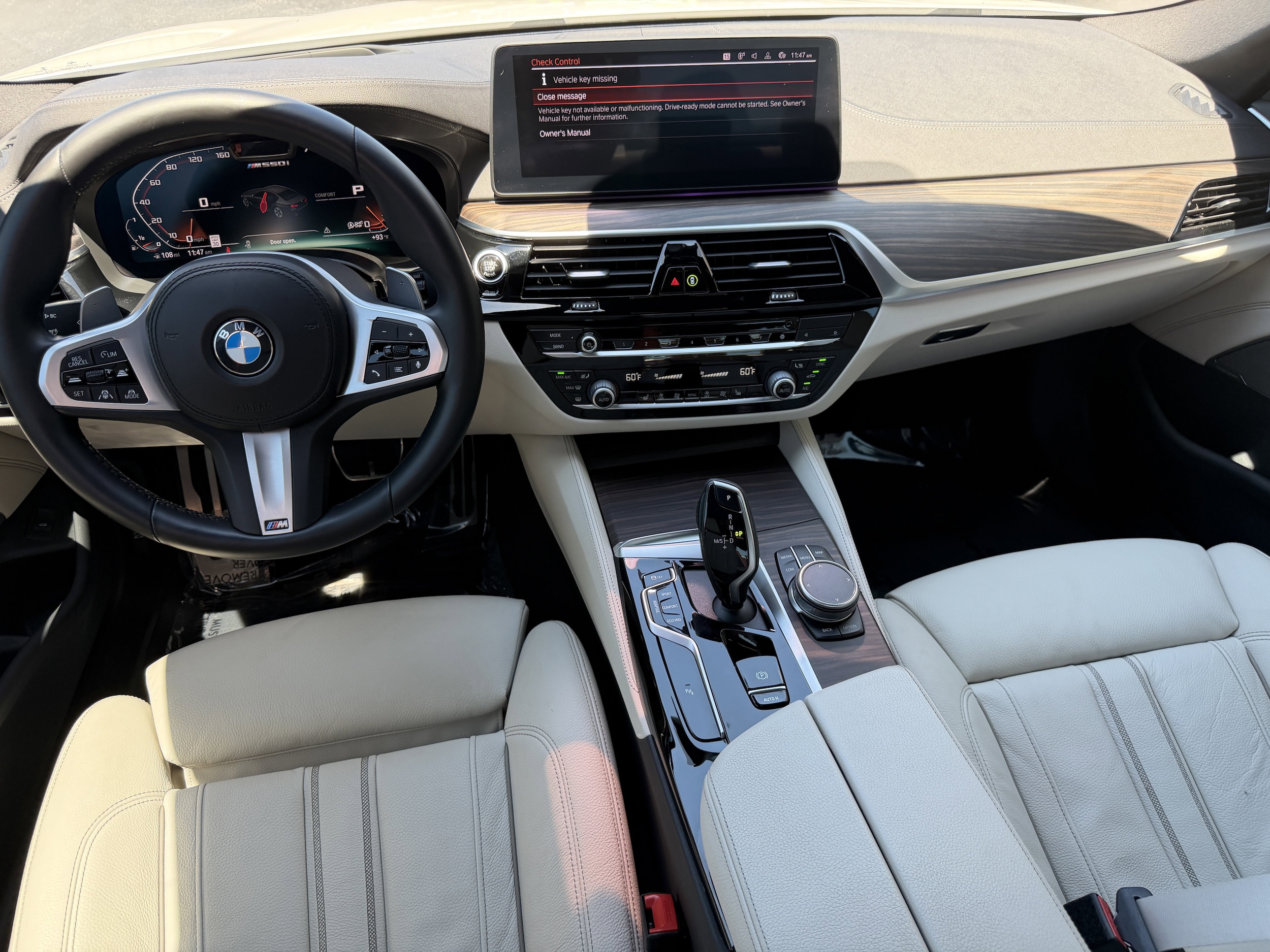 2022 BMW 5 Series M550i - Photo 17